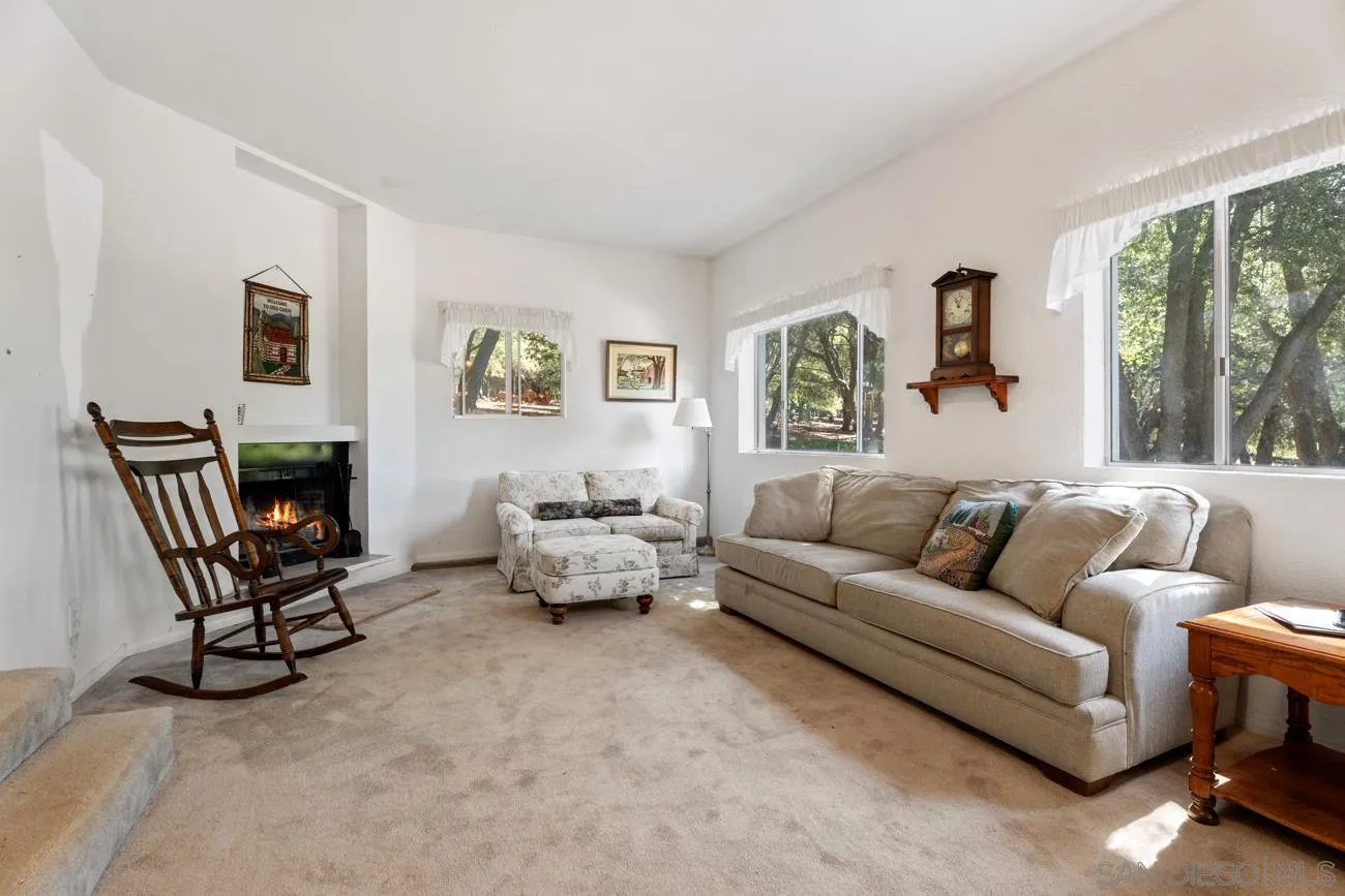 https://cdn.realtyfeed.com/cdn/127/250037743/fbf95de3376a07e132f070769d2883ae.webp