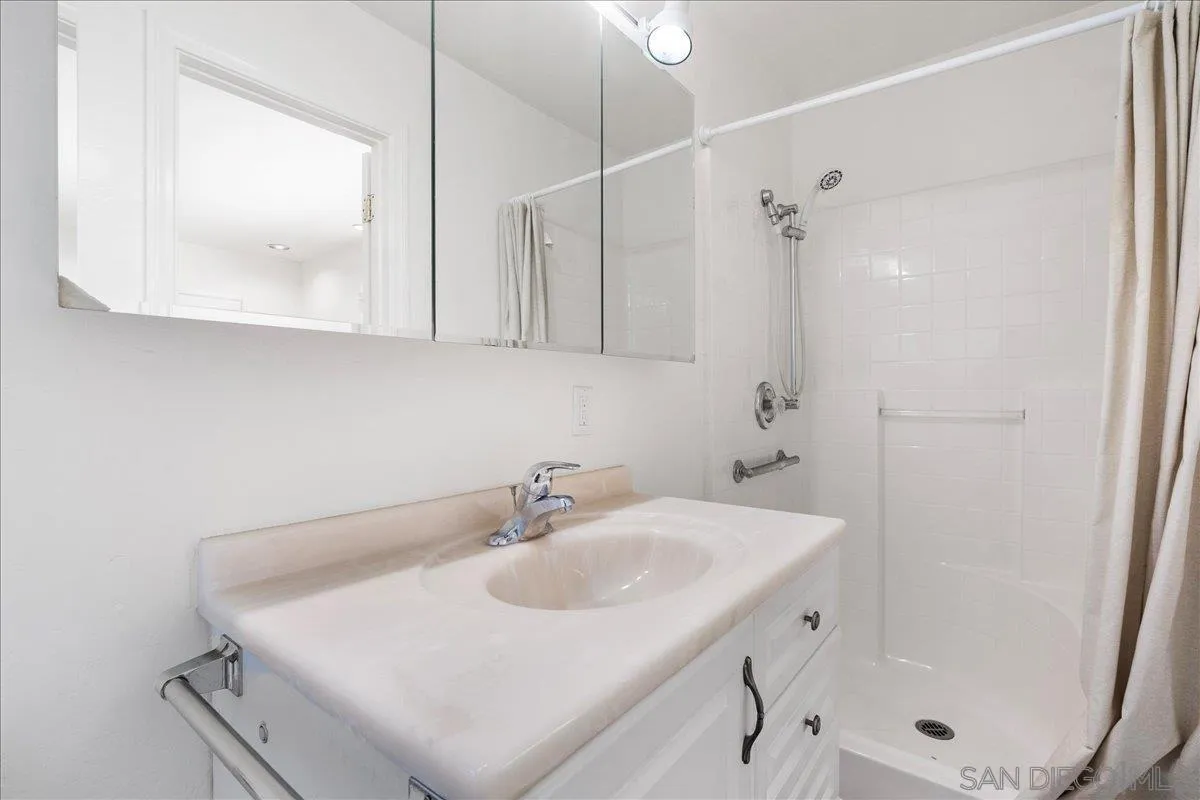 https://cdn.realtyfeed.com/cdn/127/250037745/45bcf1cf497923421cd48b9b53d7e4ec.webp