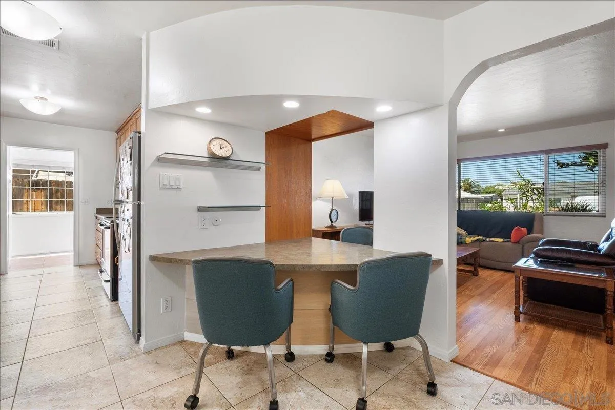 https://cdn.realtyfeed.com/cdn/127/250037745/46f89fd11e5b8e8918ddd52a504a4e79.webp
