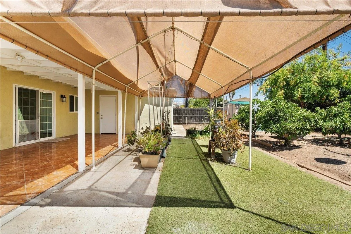 https://cdn.realtyfeed.com/cdn/127/250037745/8a2d1b1aefd6a9493f1e43ccfbada0ed.webp