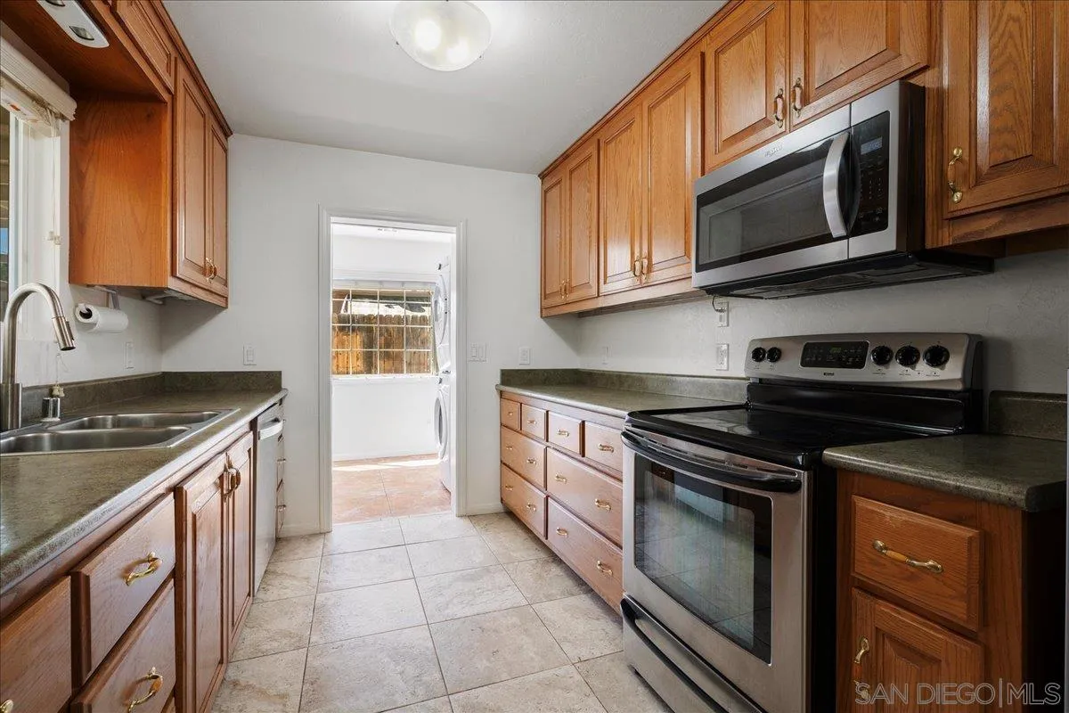 https://cdn.realtyfeed.com/cdn/127/250037745/8b7ca88834e89567ad159a4f1331265e.webp