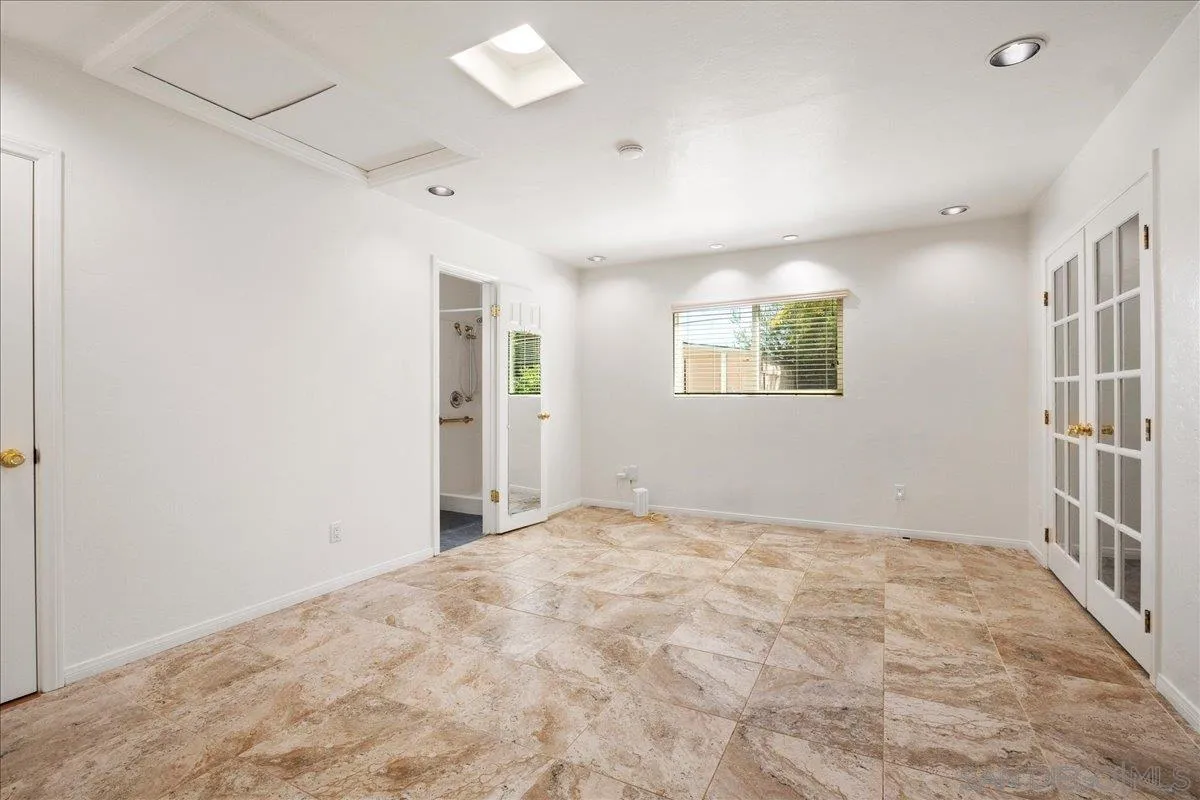 https://cdn.realtyfeed.com/cdn/127/250037745/de5d2b7e4e68151ca24077c963d656c3.webp