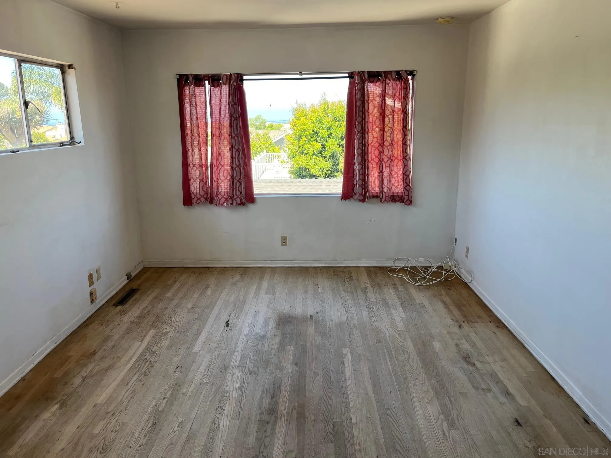 https://cdn.realtyfeed.com/cdn/127/250037746/b34056a4b98533684c310a5f3b112fc5.webp