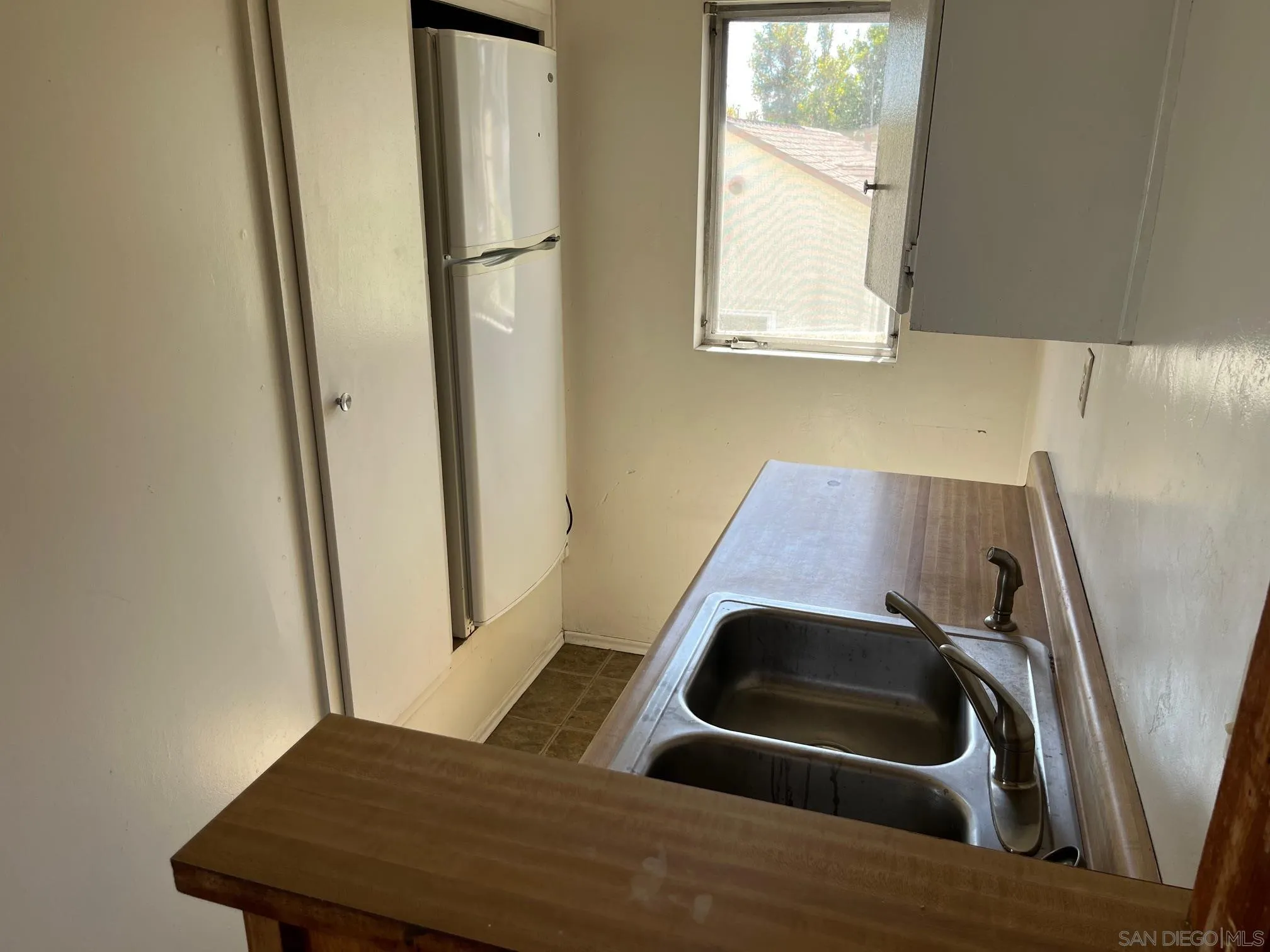 https://cdn.realtyfeed.com/cdn/127/250037746/e7ef67a0cb8a444caf66173cf27f06ee.webp