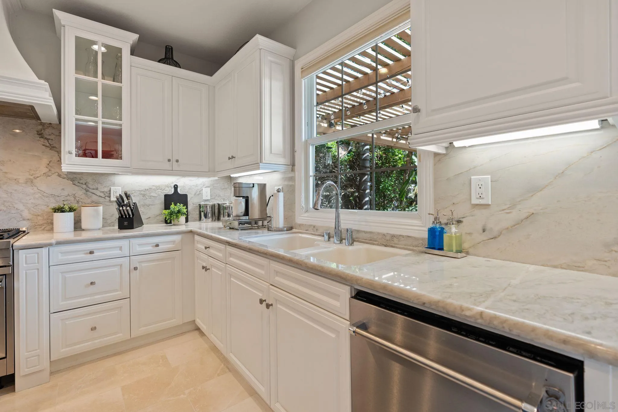 https://cdn.realtyfeed.com/cdn/127/250037748/3c8e8d893d1c52ac60e88c0687591161.webp