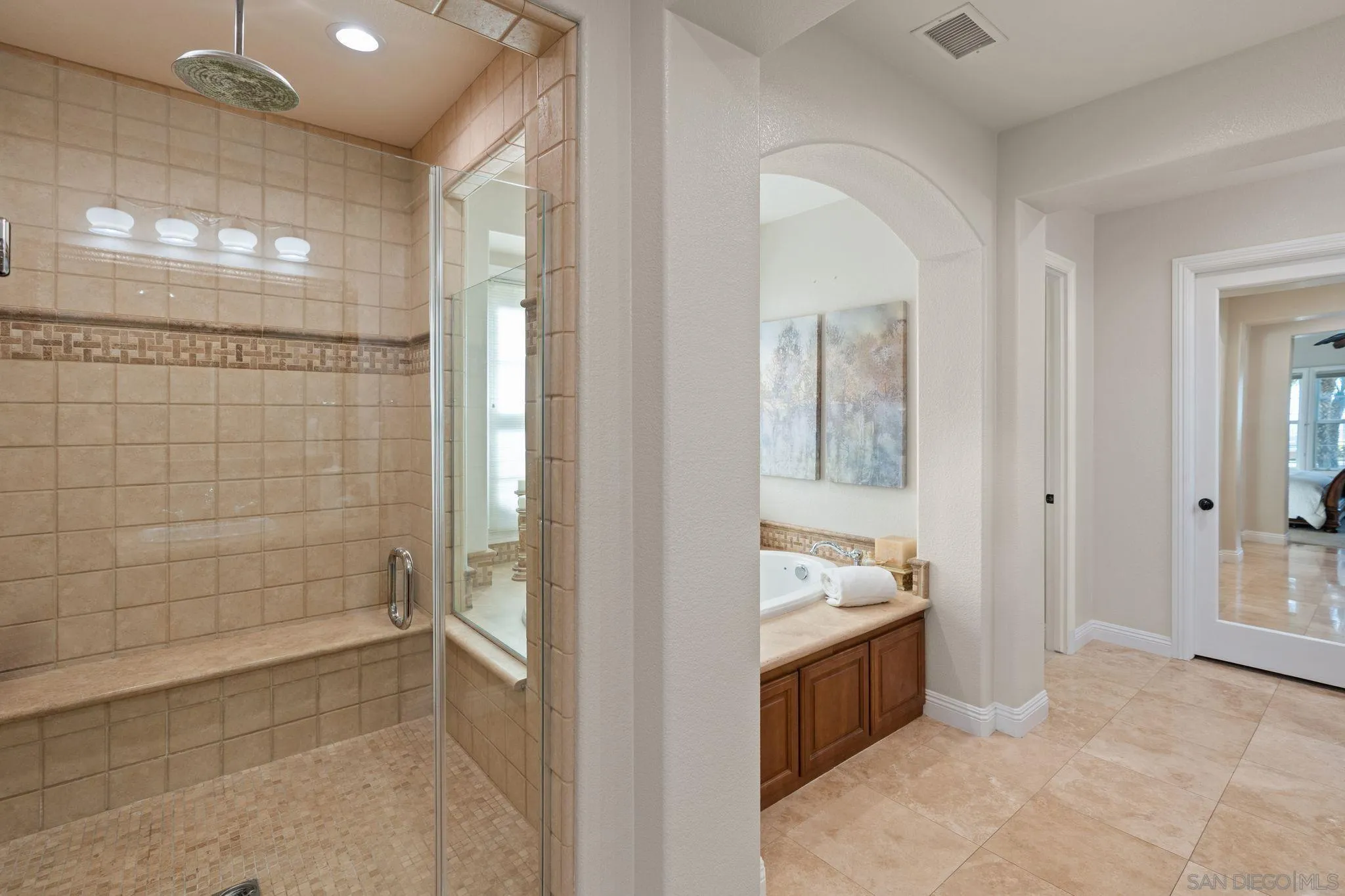 https://cdn.realtyfeed.com/cdn/127/250037748/54c1232405becc5ad54204625f089128.webp
