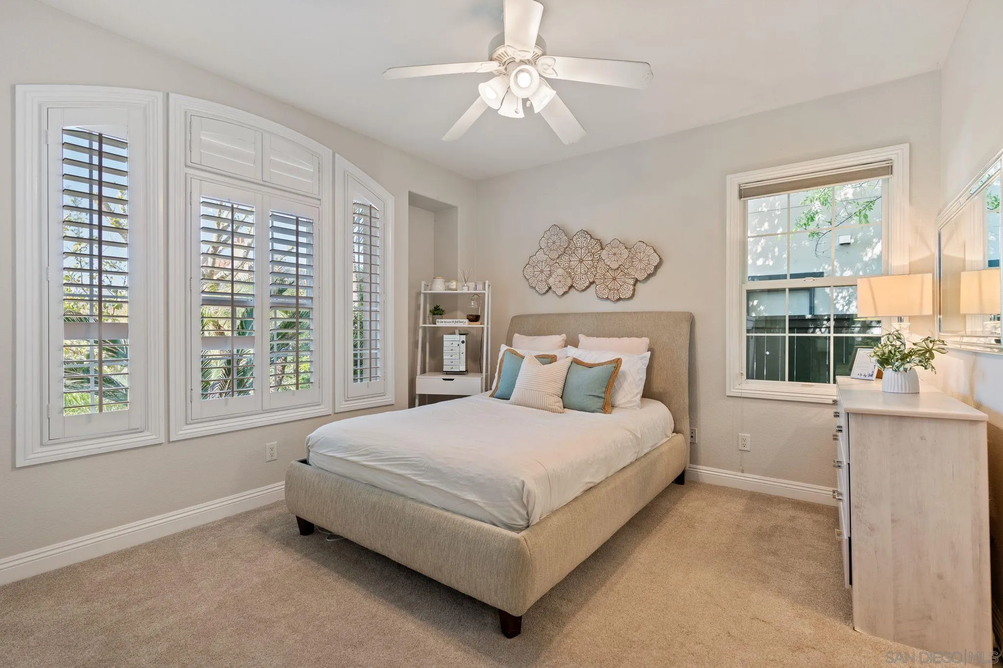 https://cdn.realtyfeed.com/cdn/127/250037748/606c204feb9c9eab1cdbc9f66d8621d3.webp