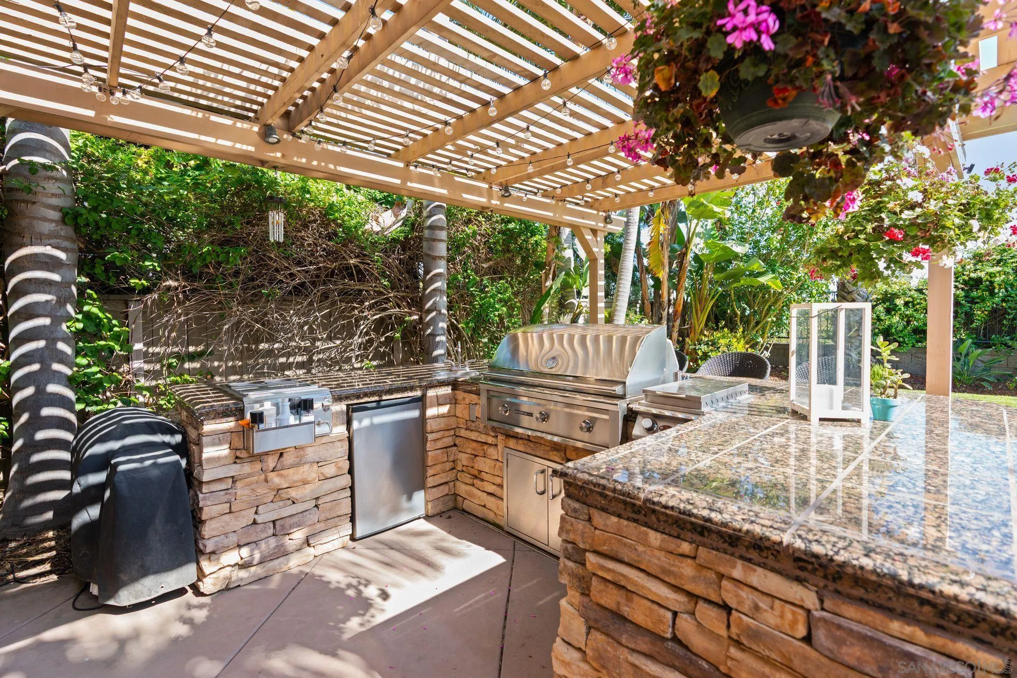 https://cdn.realtyfeed.com/cdn/127/250037748/62b500308ccdb6e6f42fbfe145700edb.webp