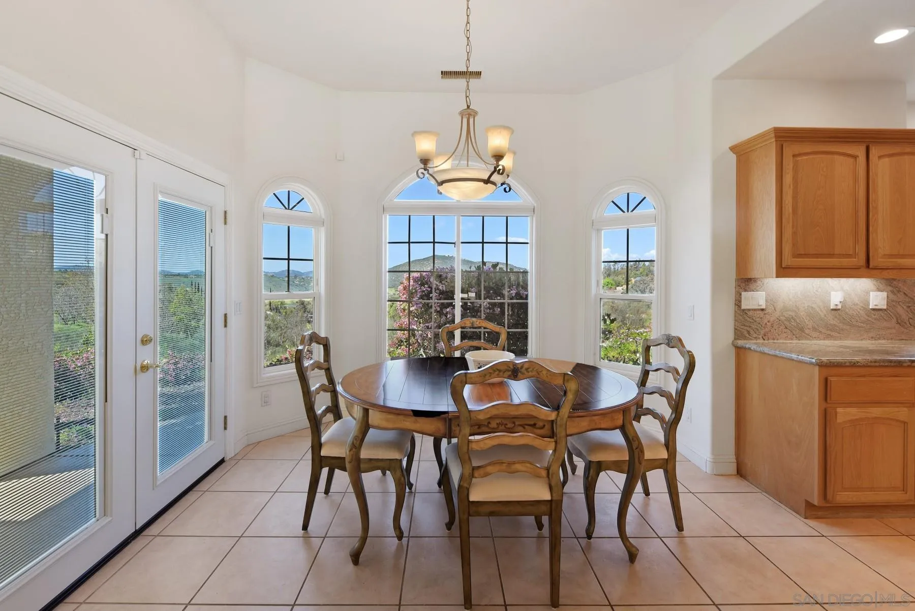https://cdn.realtyfeed.com/cdn/127/250037750/e74b1377d0a38c8161a167b520650d41.webp
