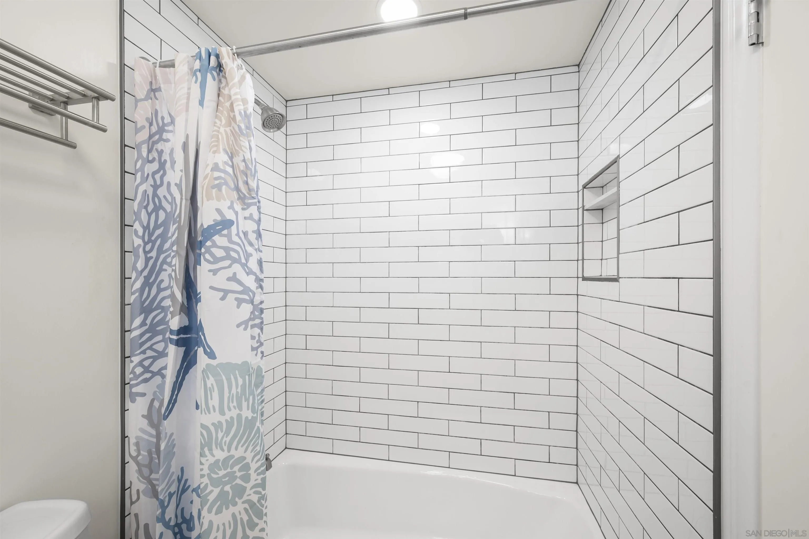 https://cdn.realtyfeed.com/cdn/127/250037751/1dc85e0895a42660e797d126f4e2cf3e.webp