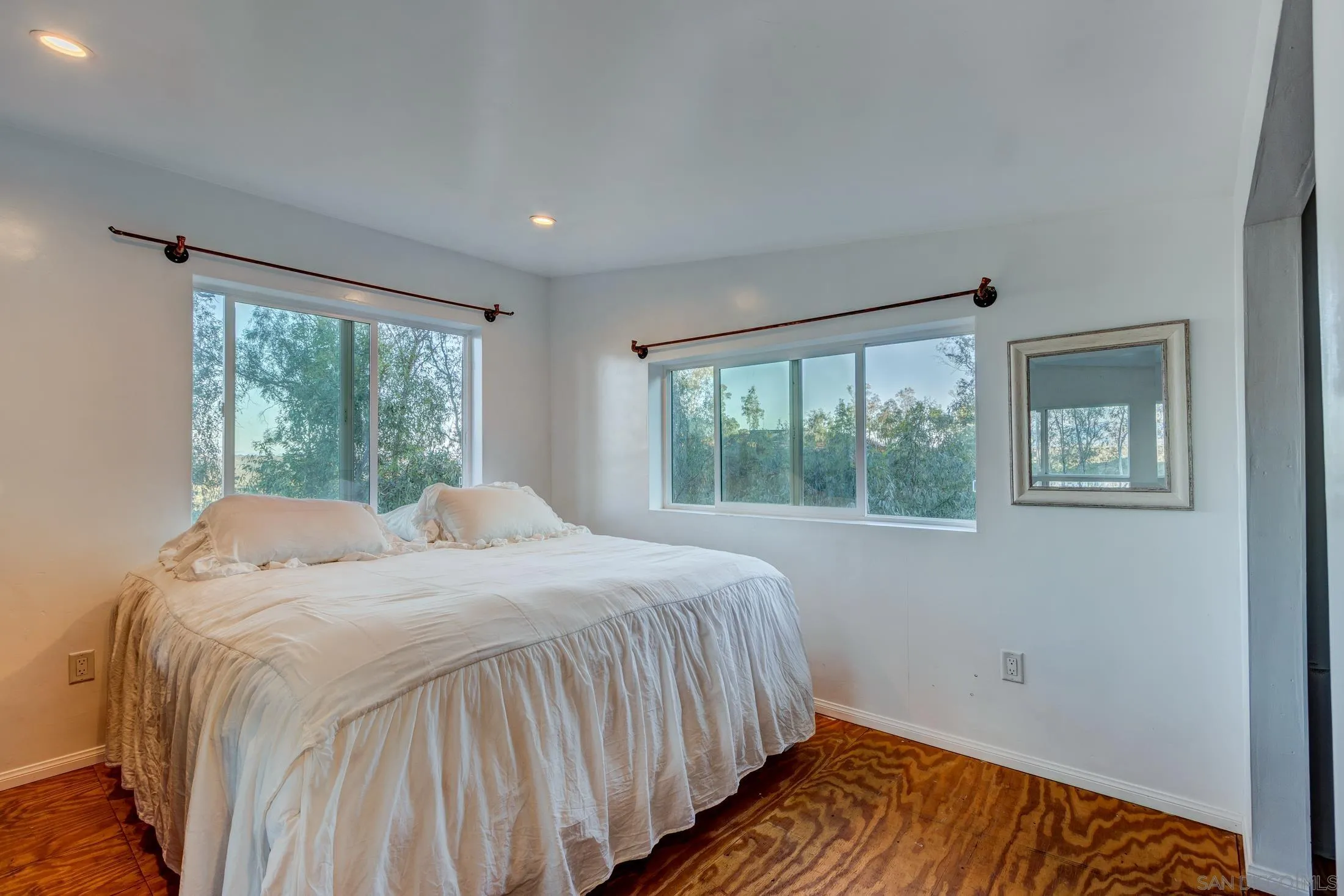 https://cdn.realtyfeed.com/cdn/127/250037757/12c0ac4557708c2a485cdc1596481b6e.webp