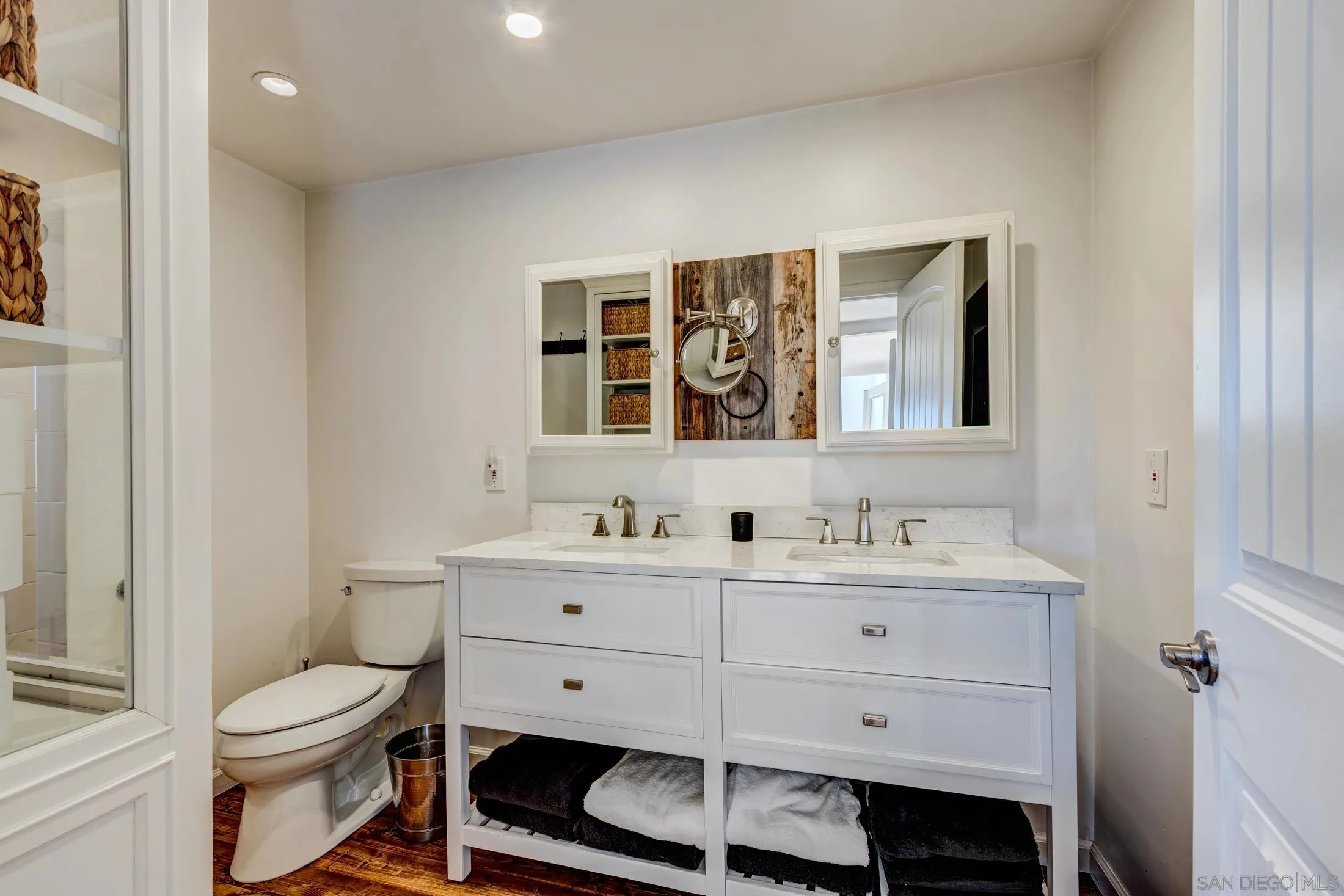 https://cdn.realtyfeed.com/cdn/127/250037757/4f842f1fdaa823bf38e12a137528355d.webp