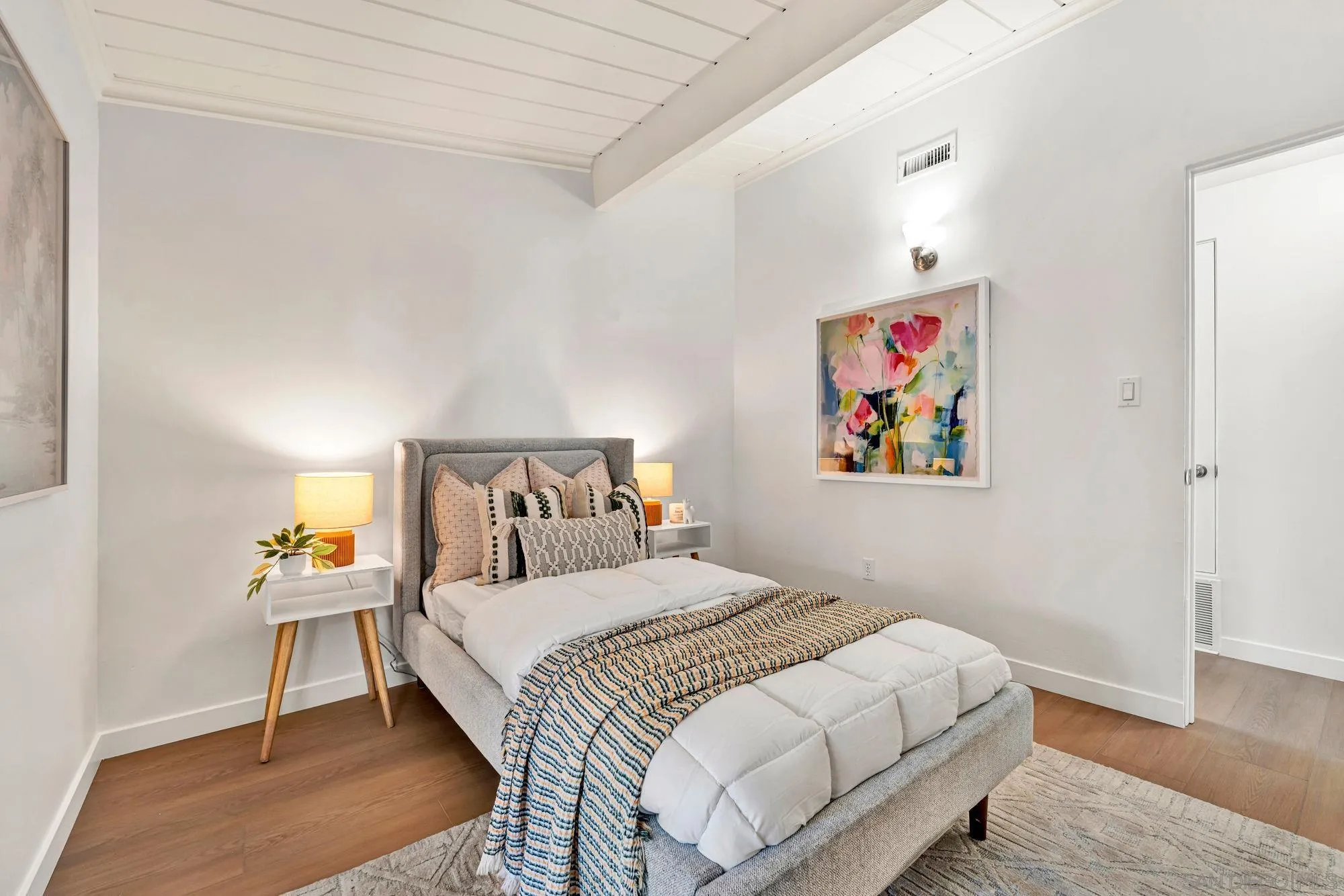 https://cdn.realtyfeed.com/cdn/127/250037760/2ff014df98ed666bddc4d20be132a19c.webp