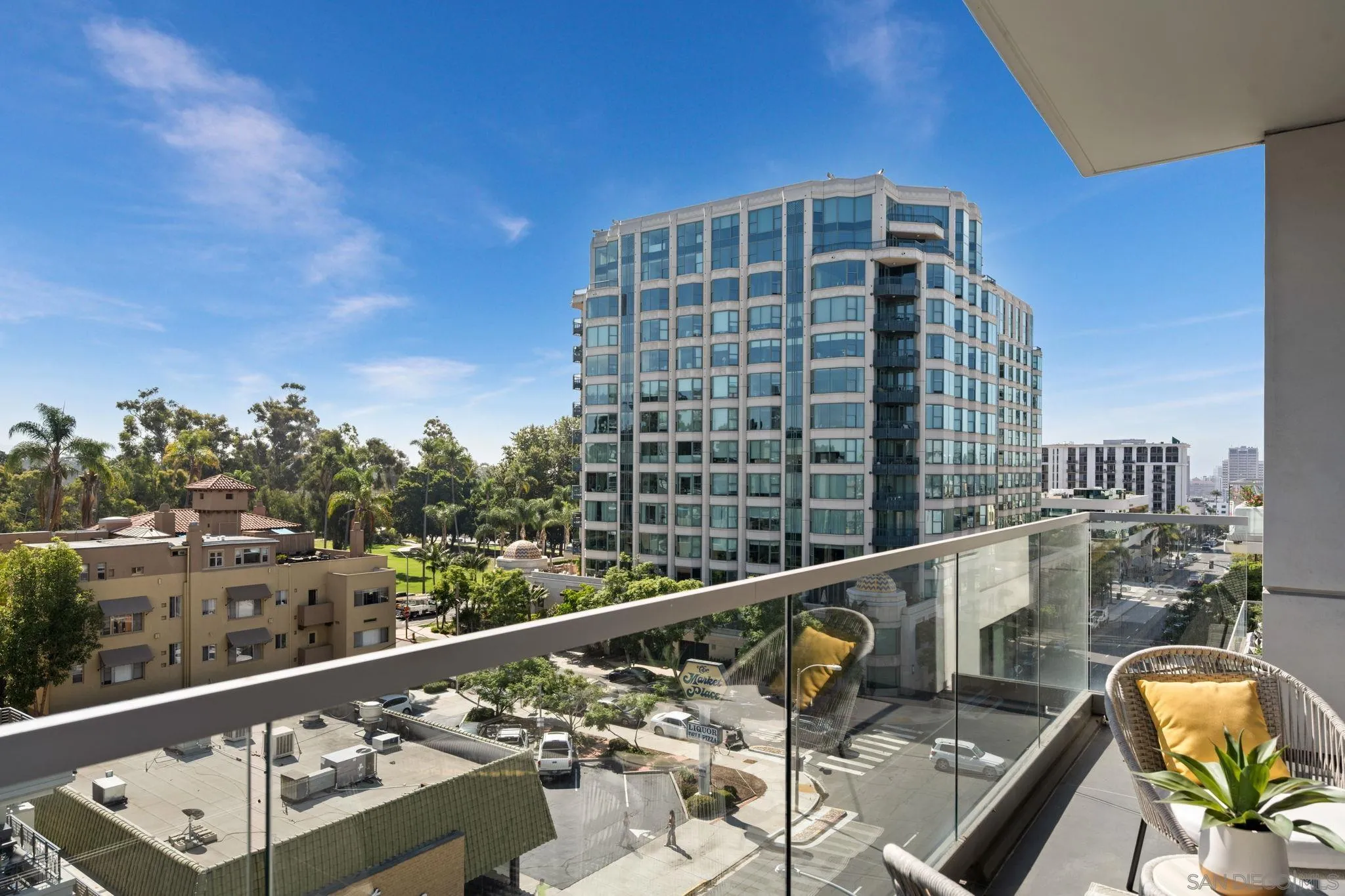 https://cdn.realtyfeed.com/cdn/127/250037764/1e0bda93c2ef9c1178939c686564a23f.webp
