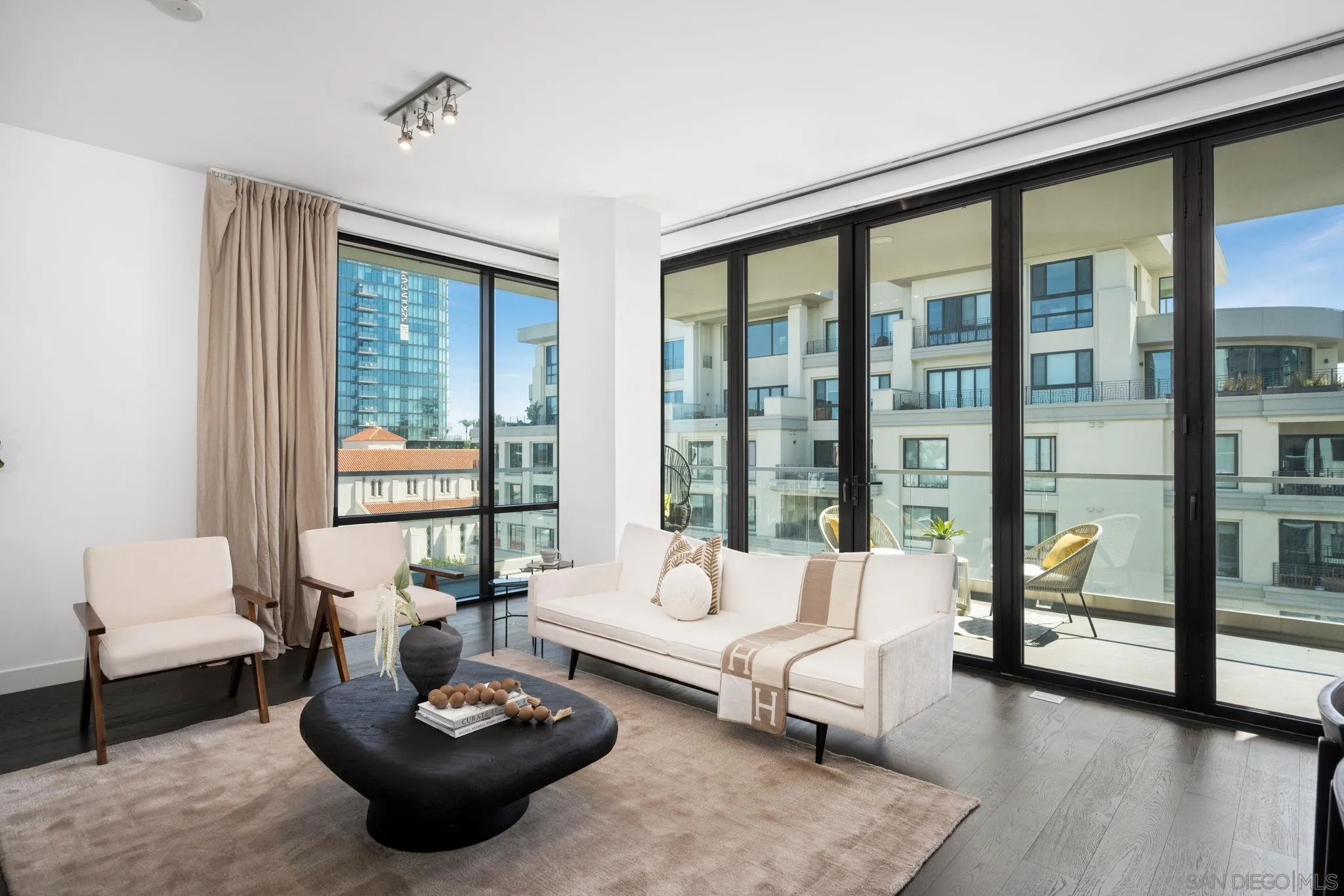 https://cdn.realtyfeed.com/cdn/127/250037764/65eb624c16d2abf53ea11b0a3c7faaed.webp