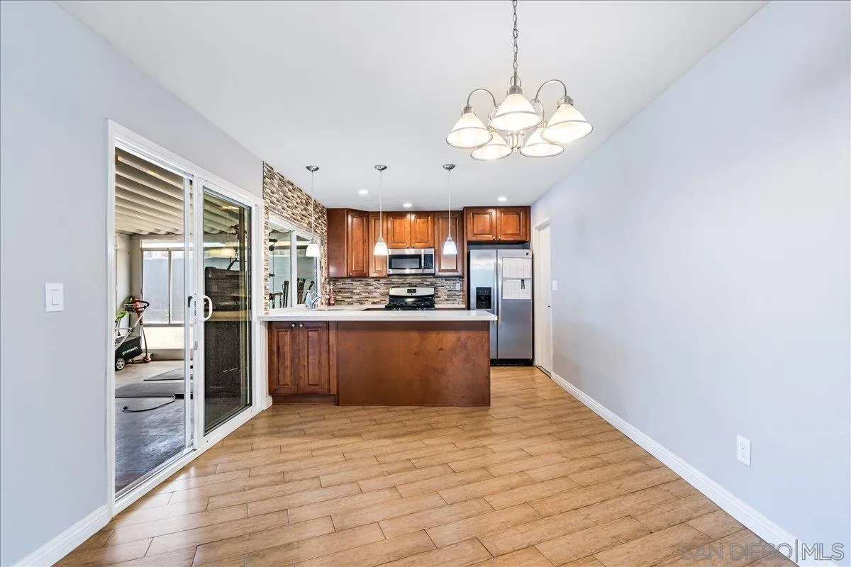 https://cdn.realtyfeed.com/cdn/127/250037771/7d5c27f7849f76697028269d7ab53603.webp