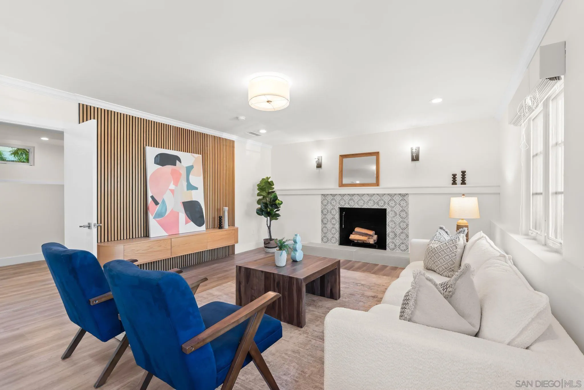 https://cdn.realtyfeed.com/cdn/127/250037772/415df2a8d03c4a06294a24ce71bedc16.webp