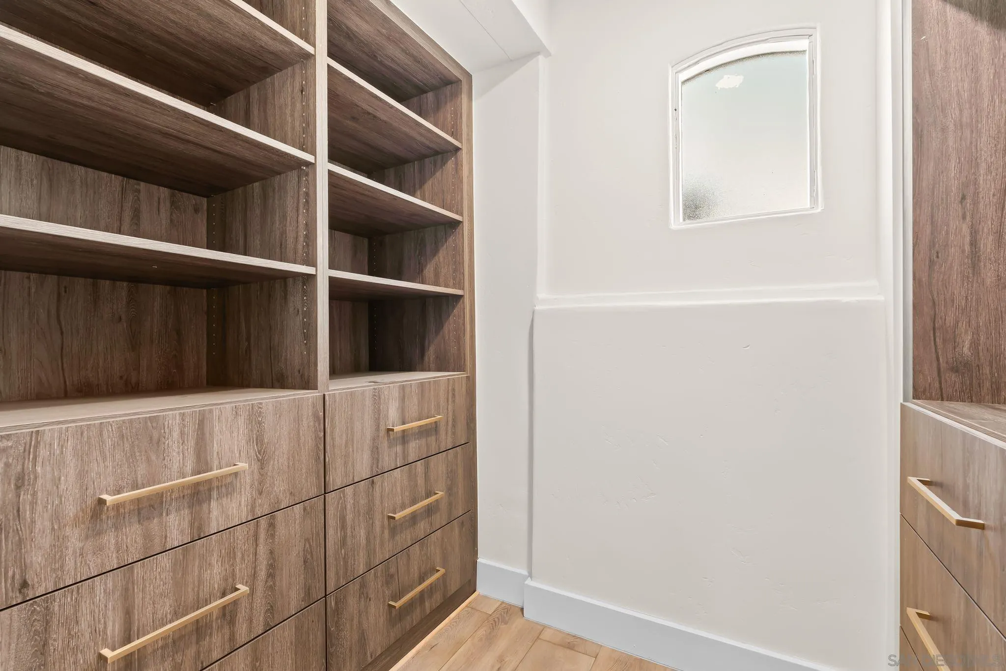 https://cdn.realtyfeed.com/cdn/127/250037772/61ab8ad2fe8e7e41c3d8f5270aef053d.webp