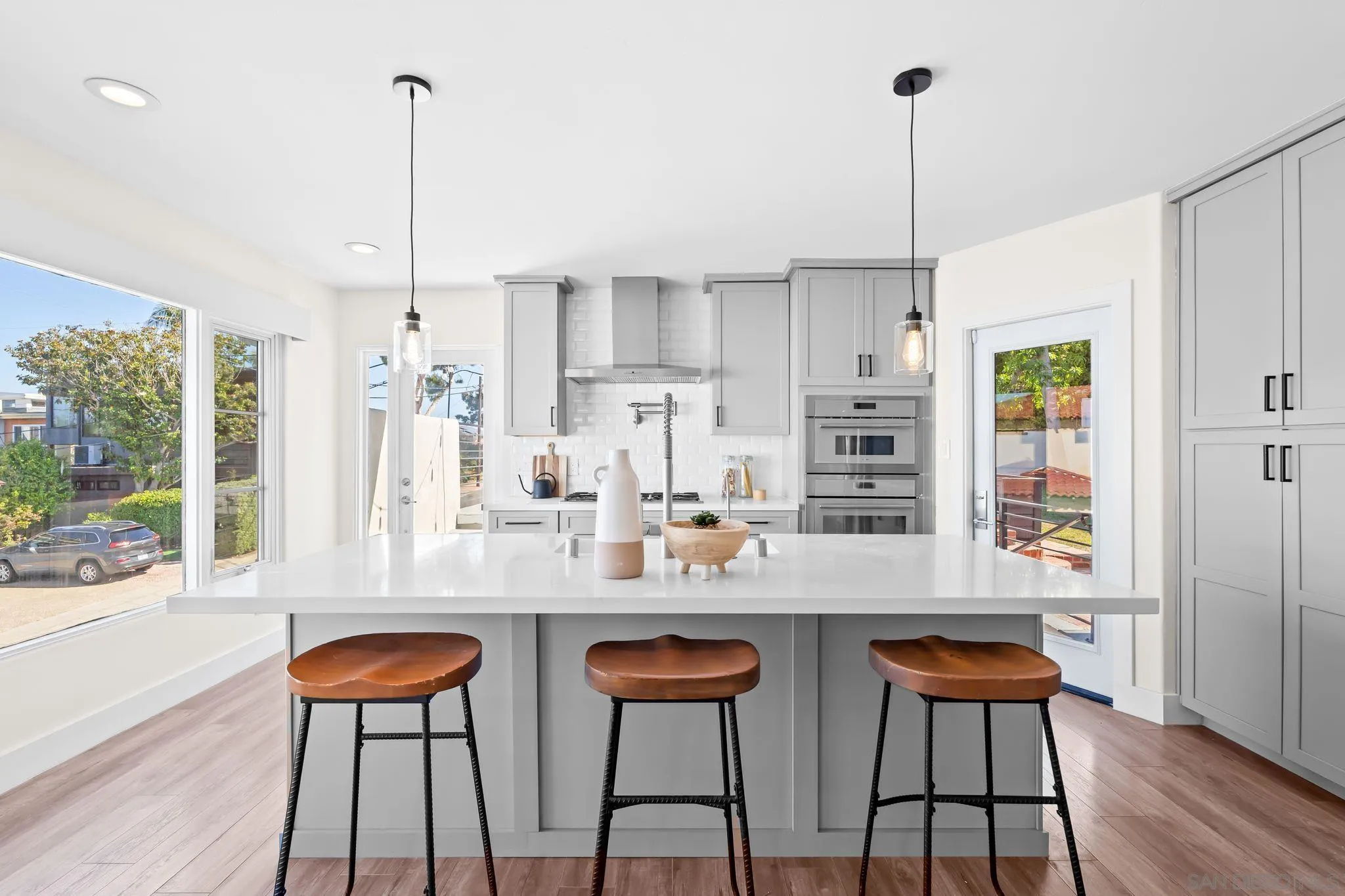 https://cdn.realtyfeed.com/cdn/127/250037772/734ea955f19252a2e7e09ed484dba47c.webp