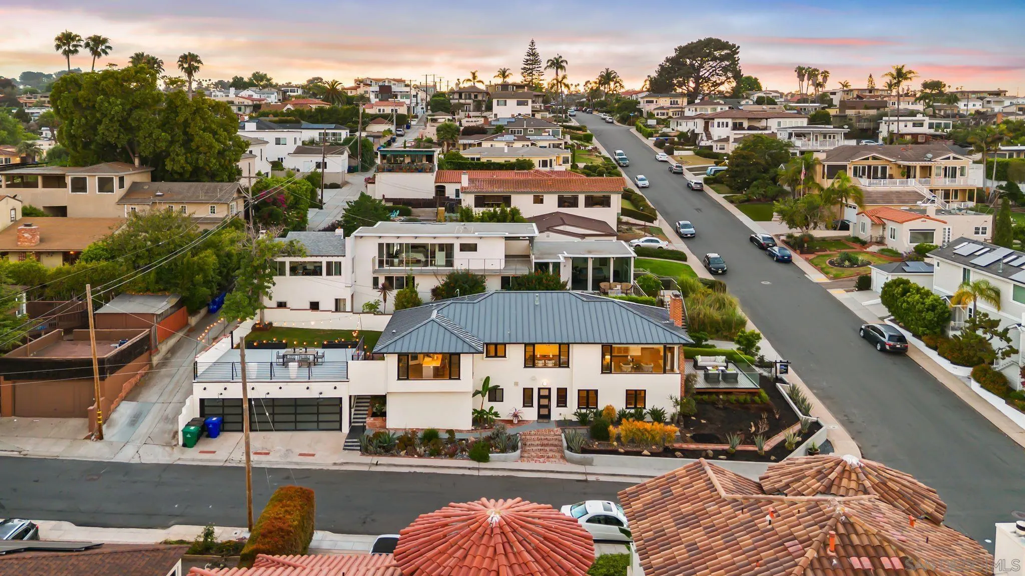https://cdn.realtyfeed.com/cdn/127/250037772/98b4205c17a3d7b2aa15d98d0f8afc0b.webp