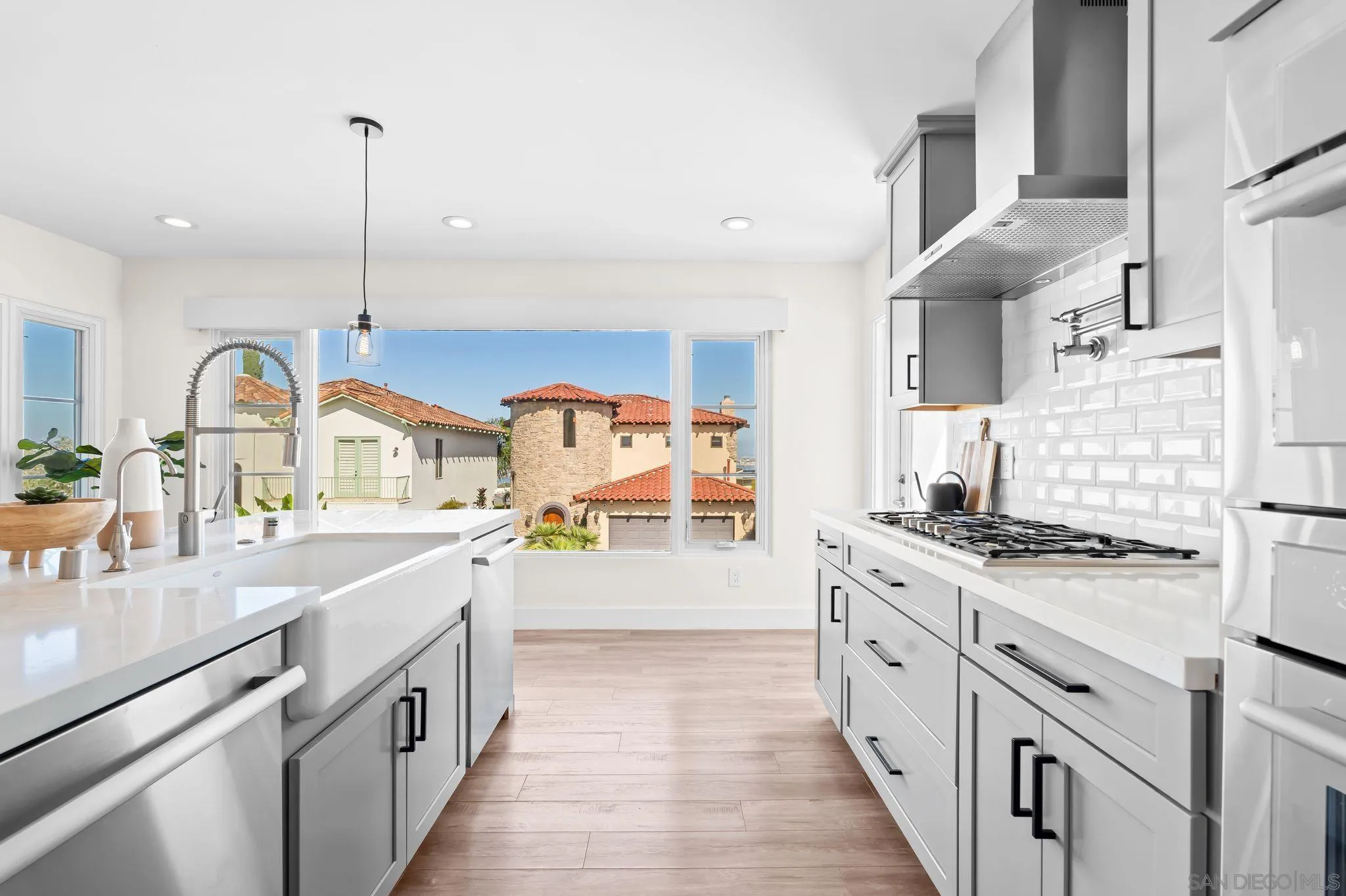 https://cdn.realtyfeed.com/cdn/127/250037772/cfc50aa8b702ab3a32f1b143a31a1ce3.webp