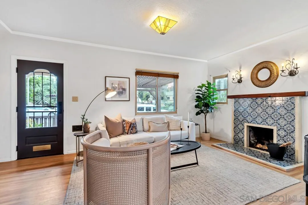 https://cdn.realtyfeed.com/cdn/127/250037775/1bfcd2f6f44026d40c80488bb131a6d1.webp