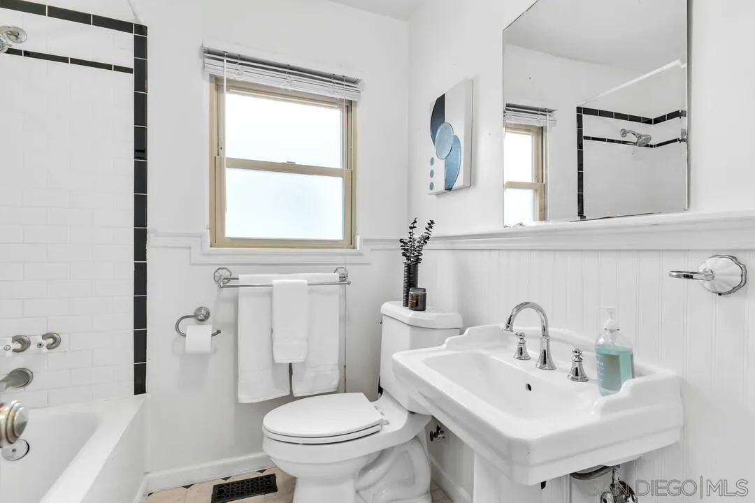 https://cdn.realtyfeed.com/cdn/127/250037775/3979400669d48f6b277173ddcf85365f.webp