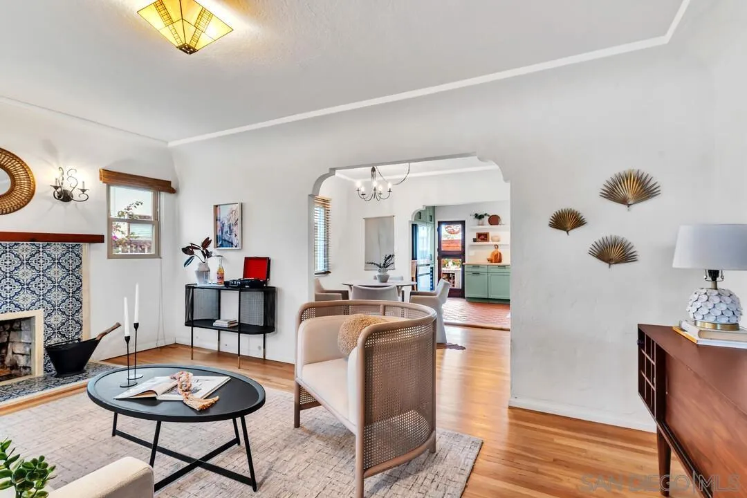 https://cdn.realtyfeed.com/cdn/127/250037775/40b82b46a644cba0ff5bdfda0f684f21.webp
