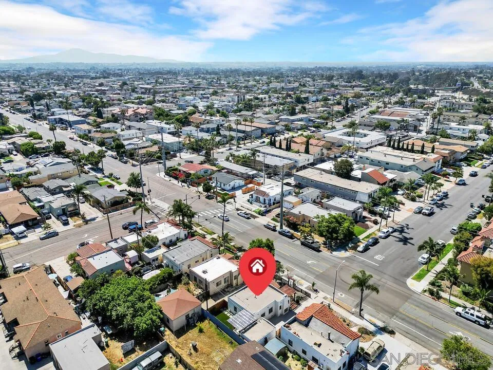 https://cdn.realtyfeed.com/cdn/127/250037775/5b09bf09a7206156940811db84aa2e89.webp