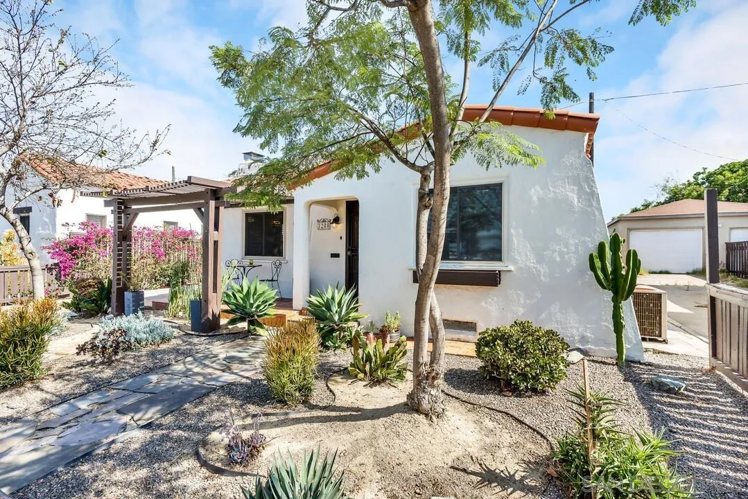 https://cdn.realtyfeed.com/cdn/127/250037775/743f16ca3b912d0e0e4889c3405f13ed.webp