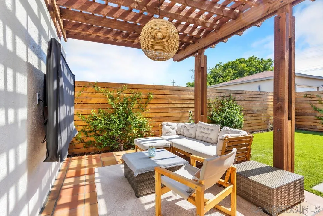 https://cdn.realtyfeed.com/cdn/127/250037775/d9ad3742273b682204d3bf55cc4a86a9.webp