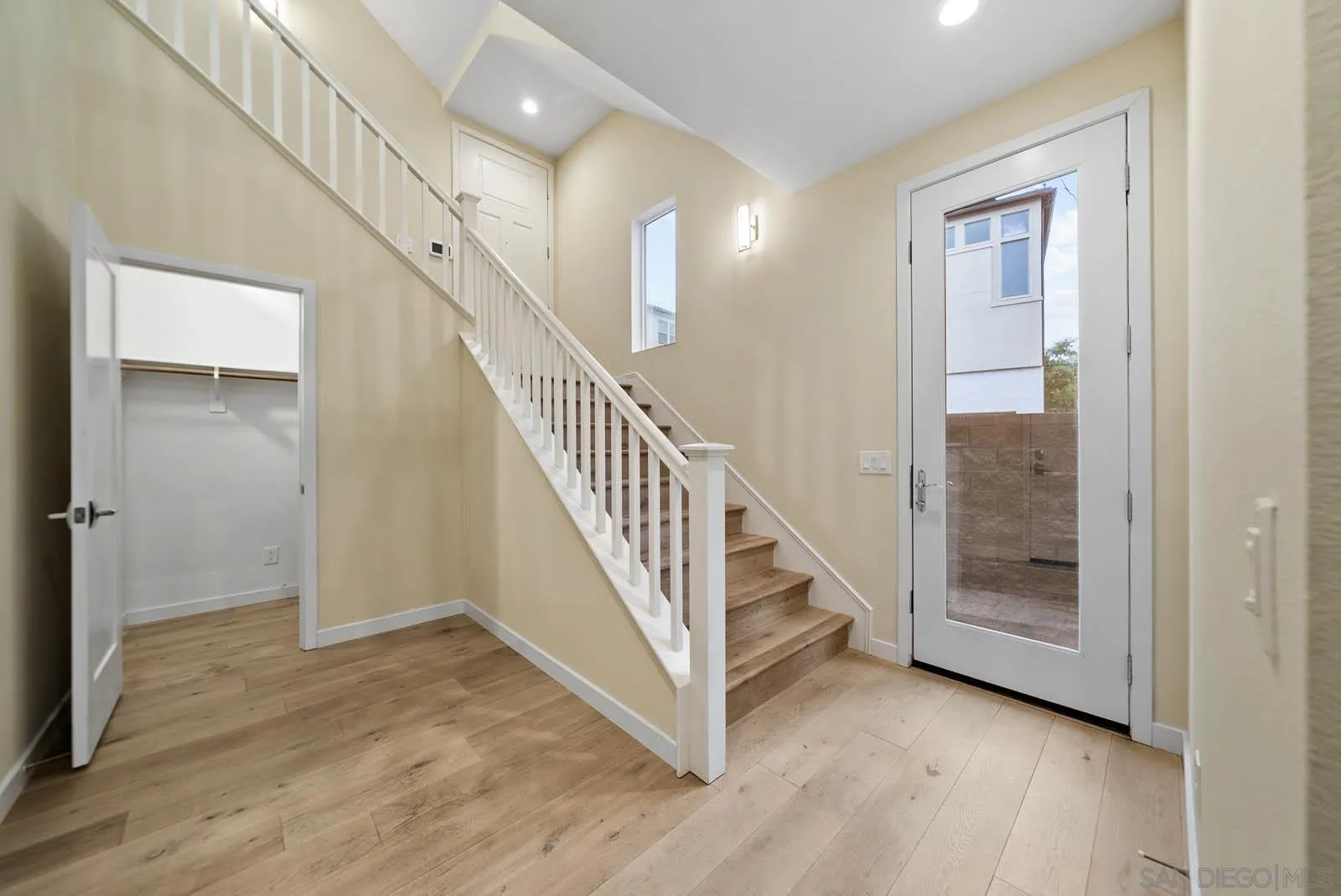 https://cdn.realtyfeed.com/cdn/127/250037778/41cfa0820d3aea97c3359161ca8f8a76.webp