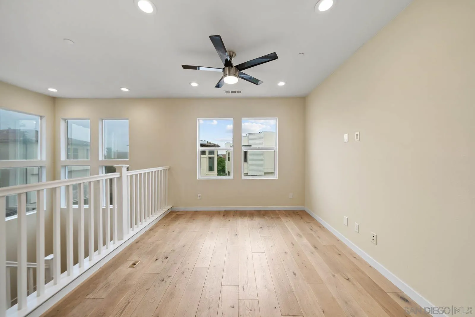 https://cdn.realtyfeed.com/cdn/127/250037778/c7ee7d61498f5d18f3f793ffa4414a3c.webp