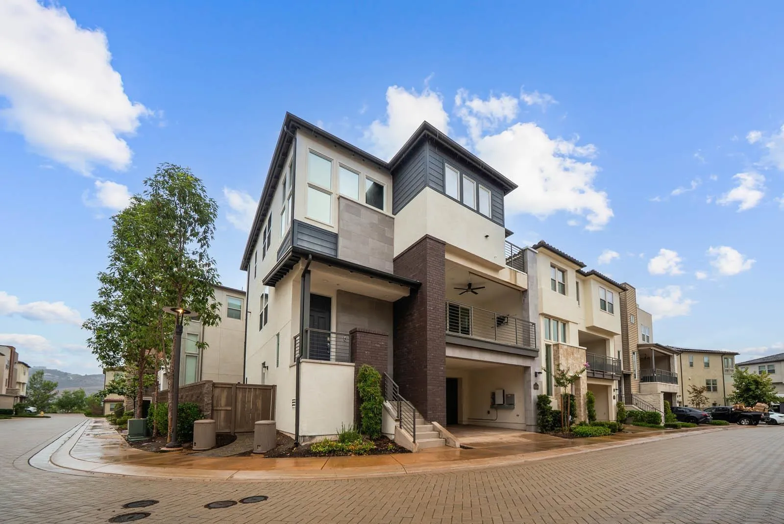 https://cdn.realtyfeed.com/cdn/127/250037778/e32c187532f4bee0f7fe6e61dfb57b94.webp