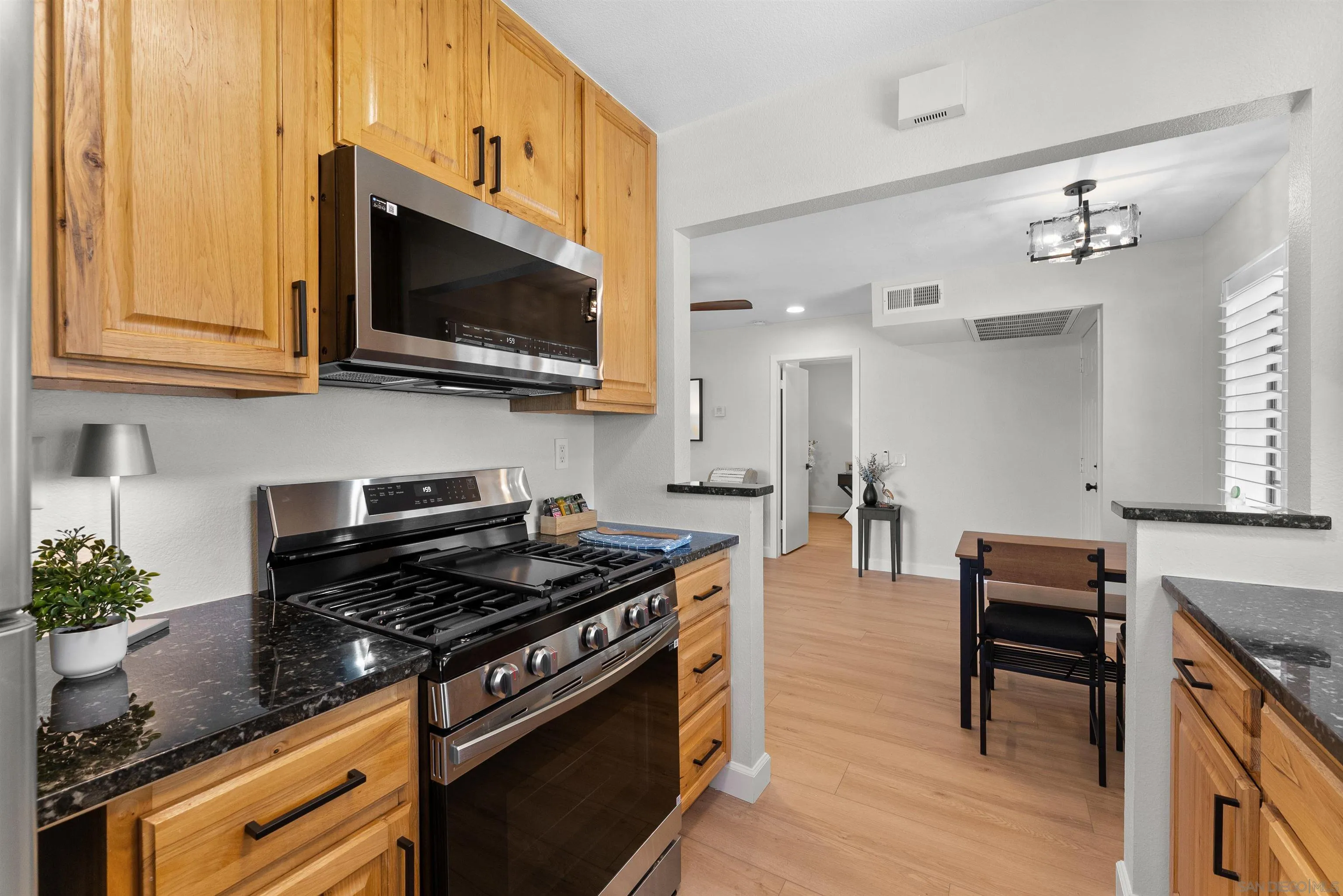 https://cdn.realtyfeed.com/cdn/127/250037782/b0b262bc756afc2d610c3fd279fa7264.webp