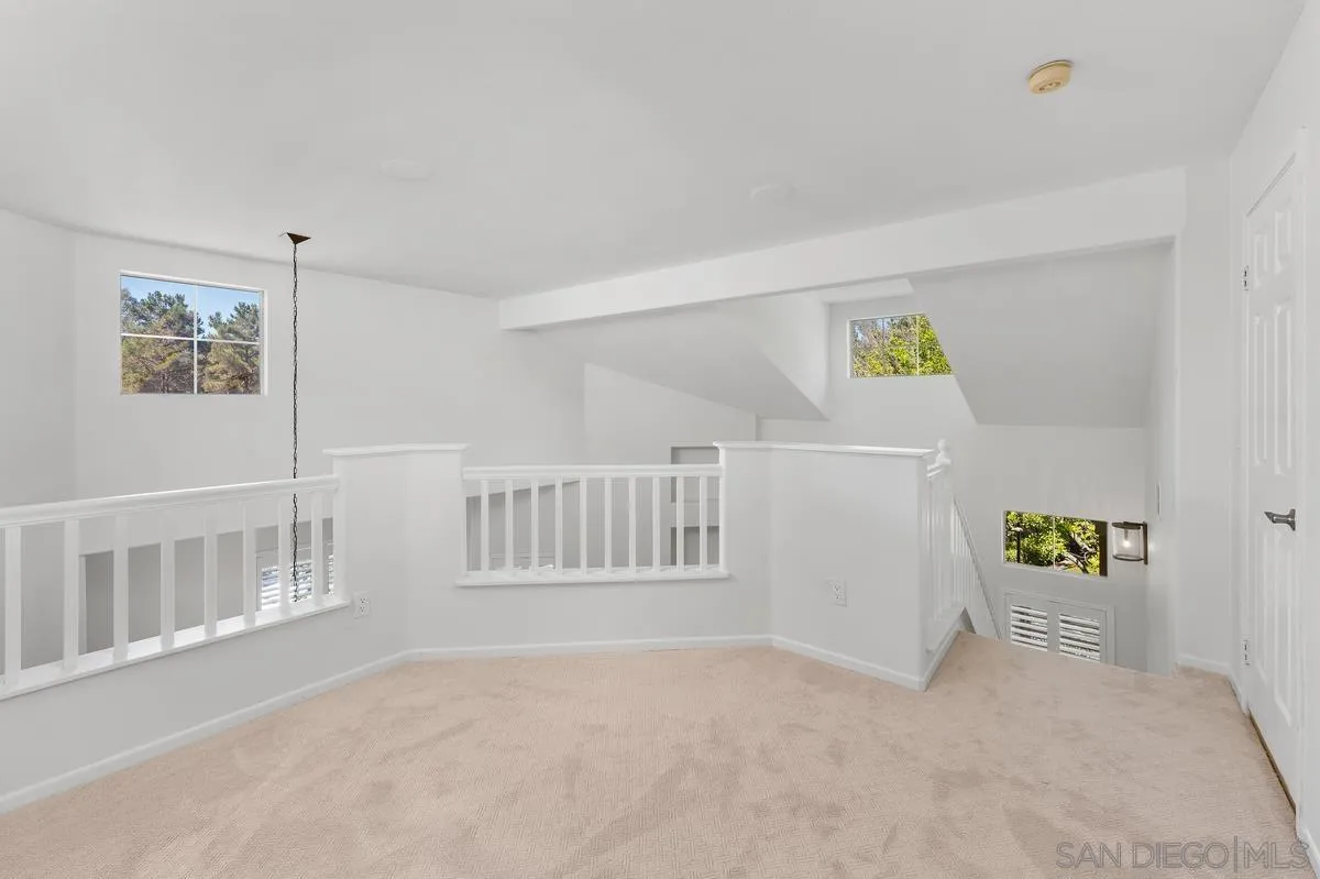 https://cdn.realtyfeed.com/cdn/127/250037785/5f8e3d8ec0605984682d373ecde5bbe0.webp