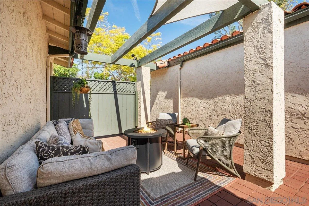 7039 Camino Pacheco, San Diego, CA, 92111