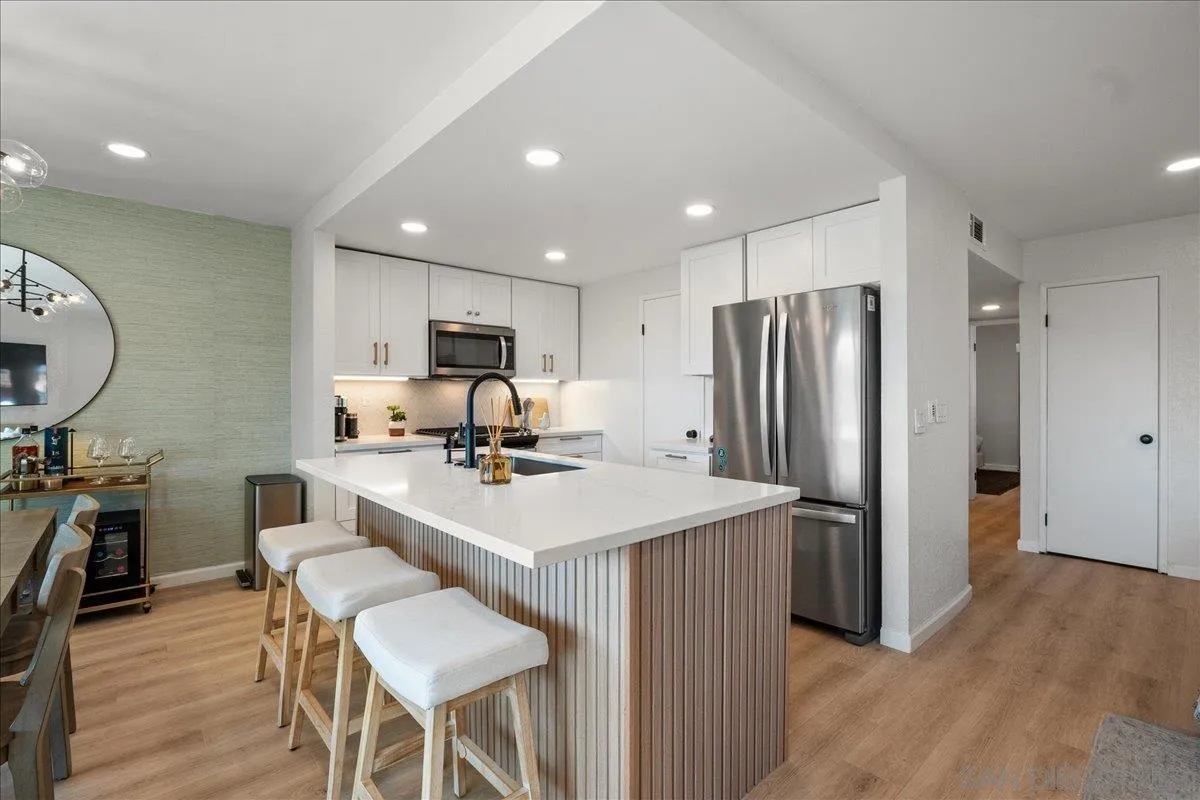 7039 Camino Pacheco, San Diego, CA, 92111