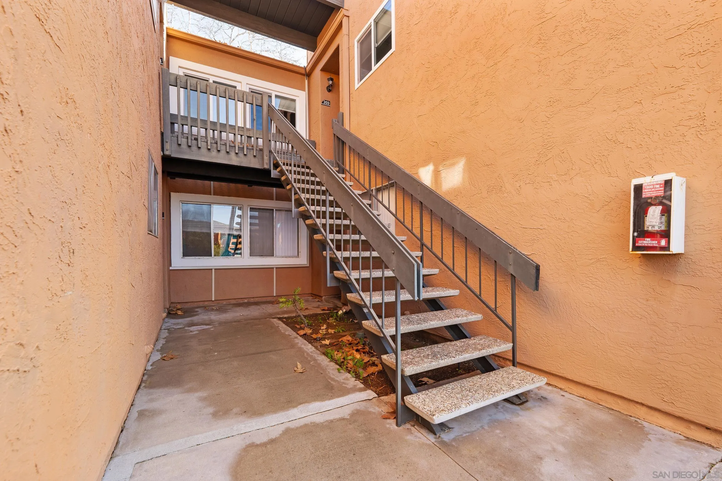 https://cdn.realtyfeed.com/cdn/127/250037790/2b1b2600852acb1786307922086bffa3.webp