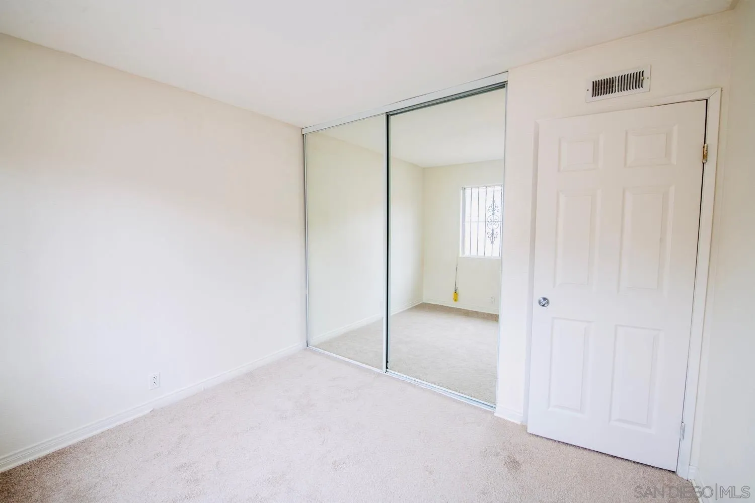 https://cdn.realtyfeed.com/cdn/127/250037791/aa075d4d5d0c3de9badd41394a5da999.webp