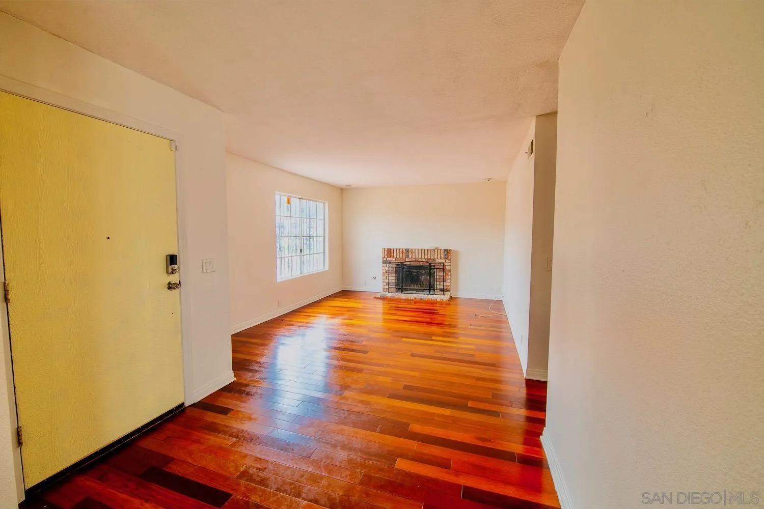https://cdn.realtyfeed.com/cdn/127/250037791/efbfb725cbc5202de8cefda27f87c7c0.webp