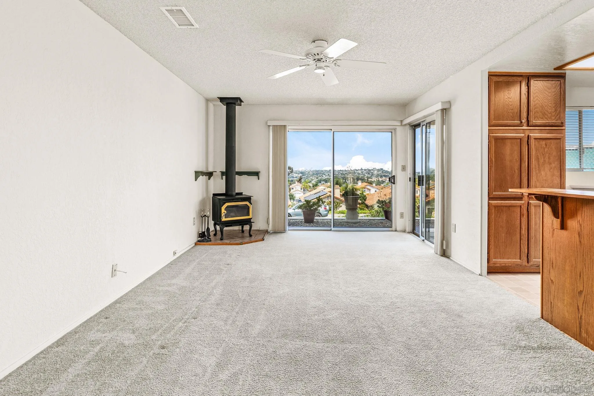 https://cdn.realtyfeed.com/cdn/127/250037792/612c26248c85211e1f6d2ec32de86078.webp