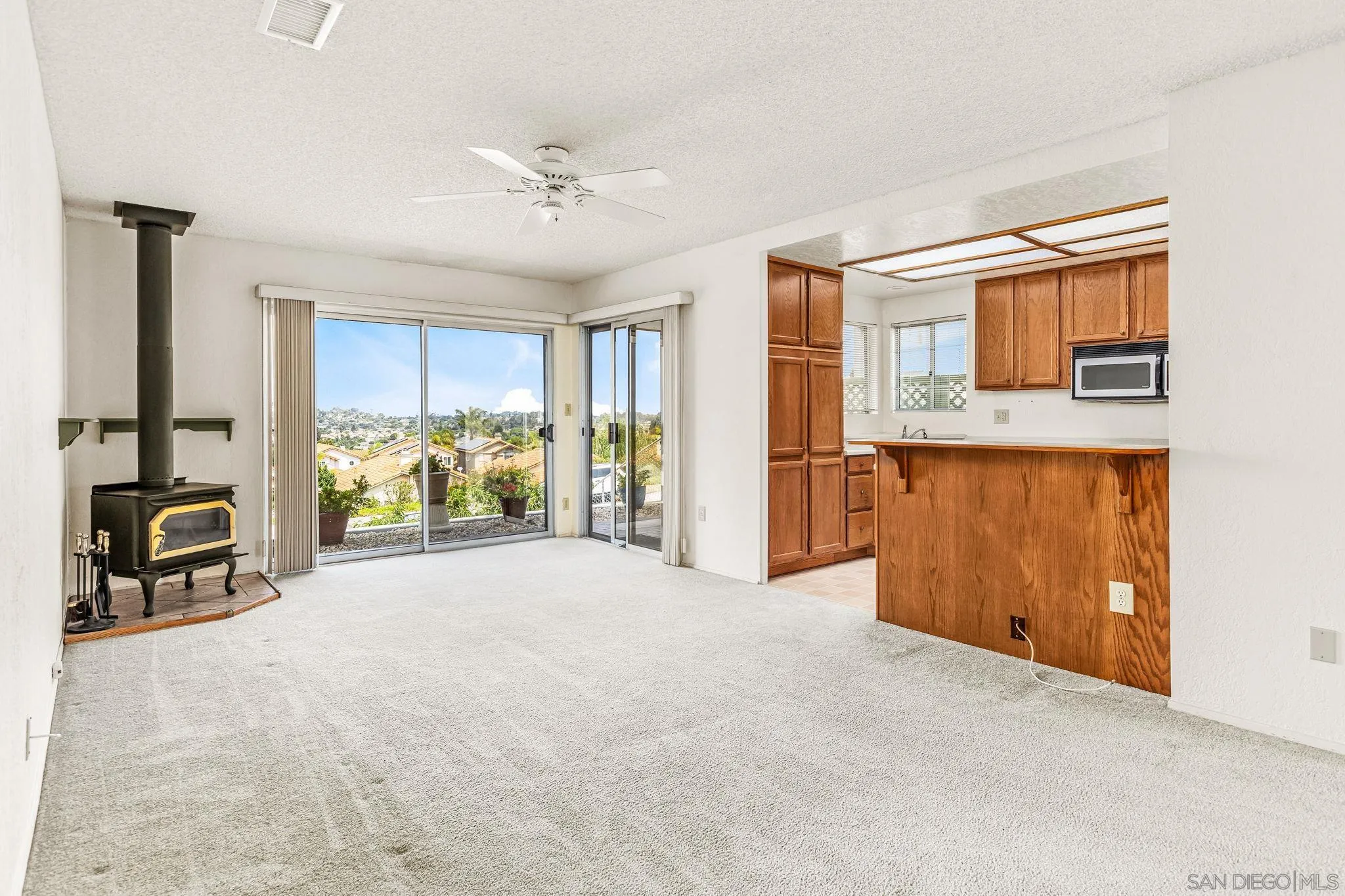 https://cdn.realtyfeed.com/cdn/127/250037792/779afd4874bcf7b0948378ab88df4835.webp