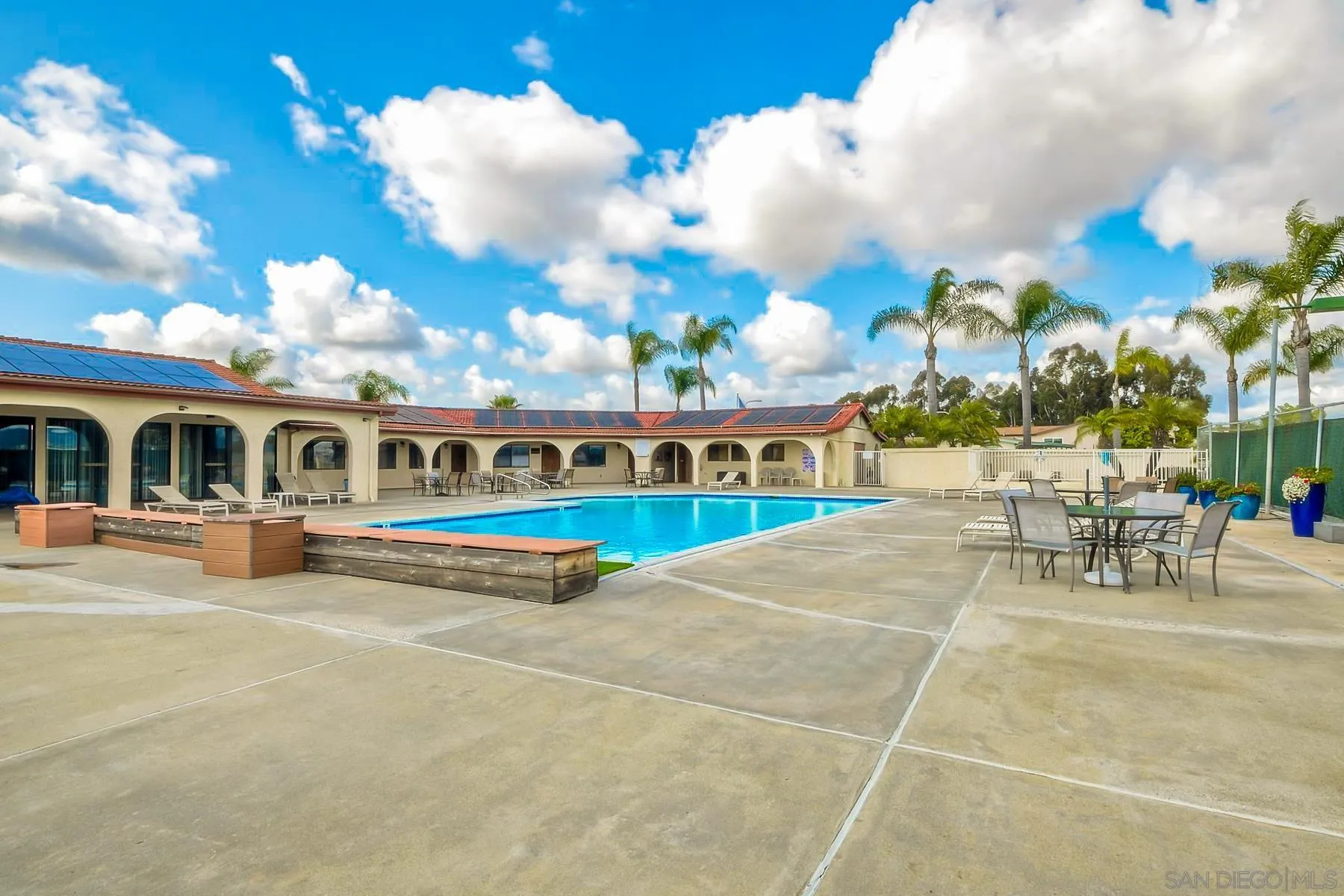 https://cdn.realtyfeed.com/cdn/127/250037792/dd368830abf97a82e49182850feeab0a.webp