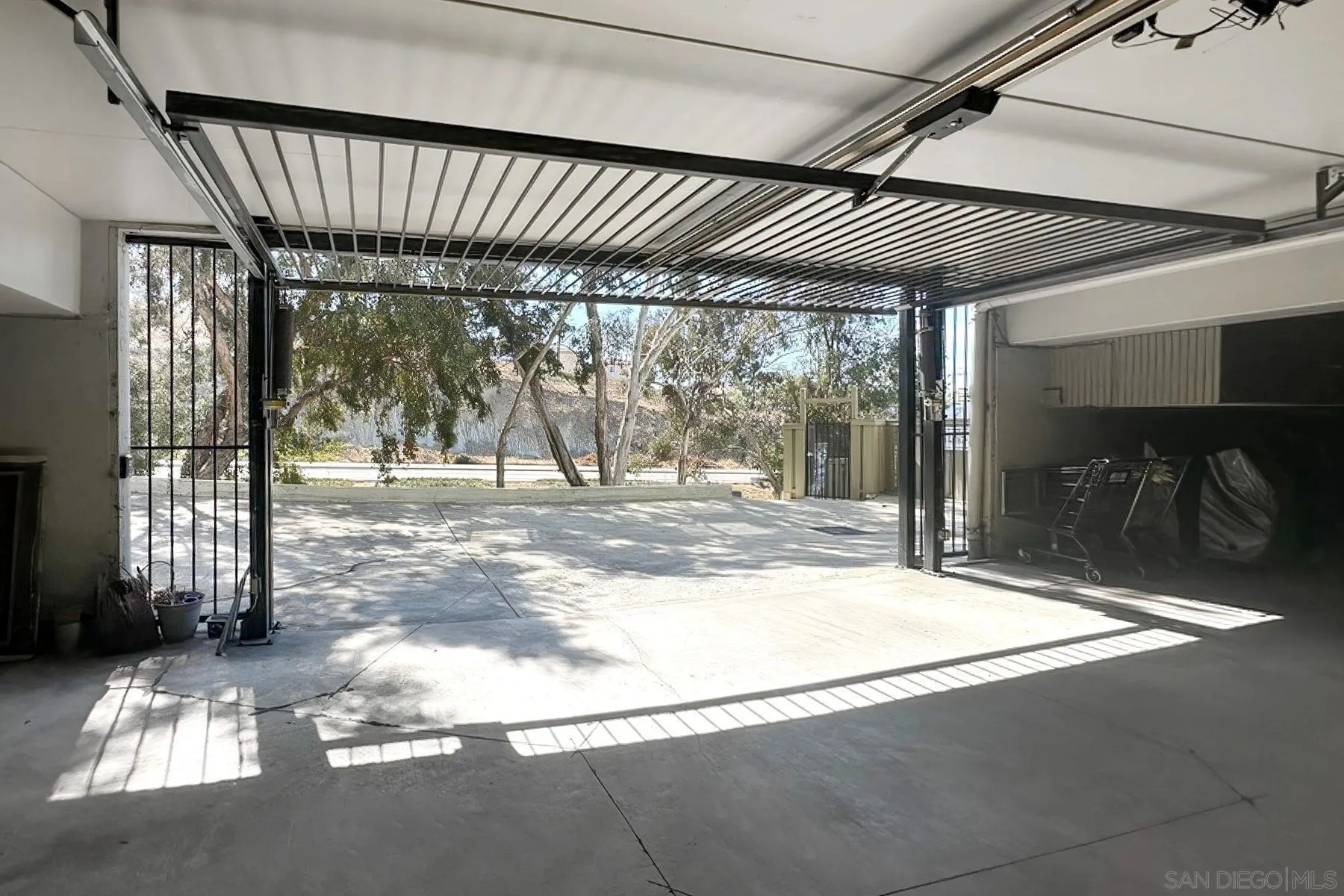 https://cdn.realtyfeed.com/cdn/127/250037793/a69b89036cb3e88a2045525092c38df4.webp