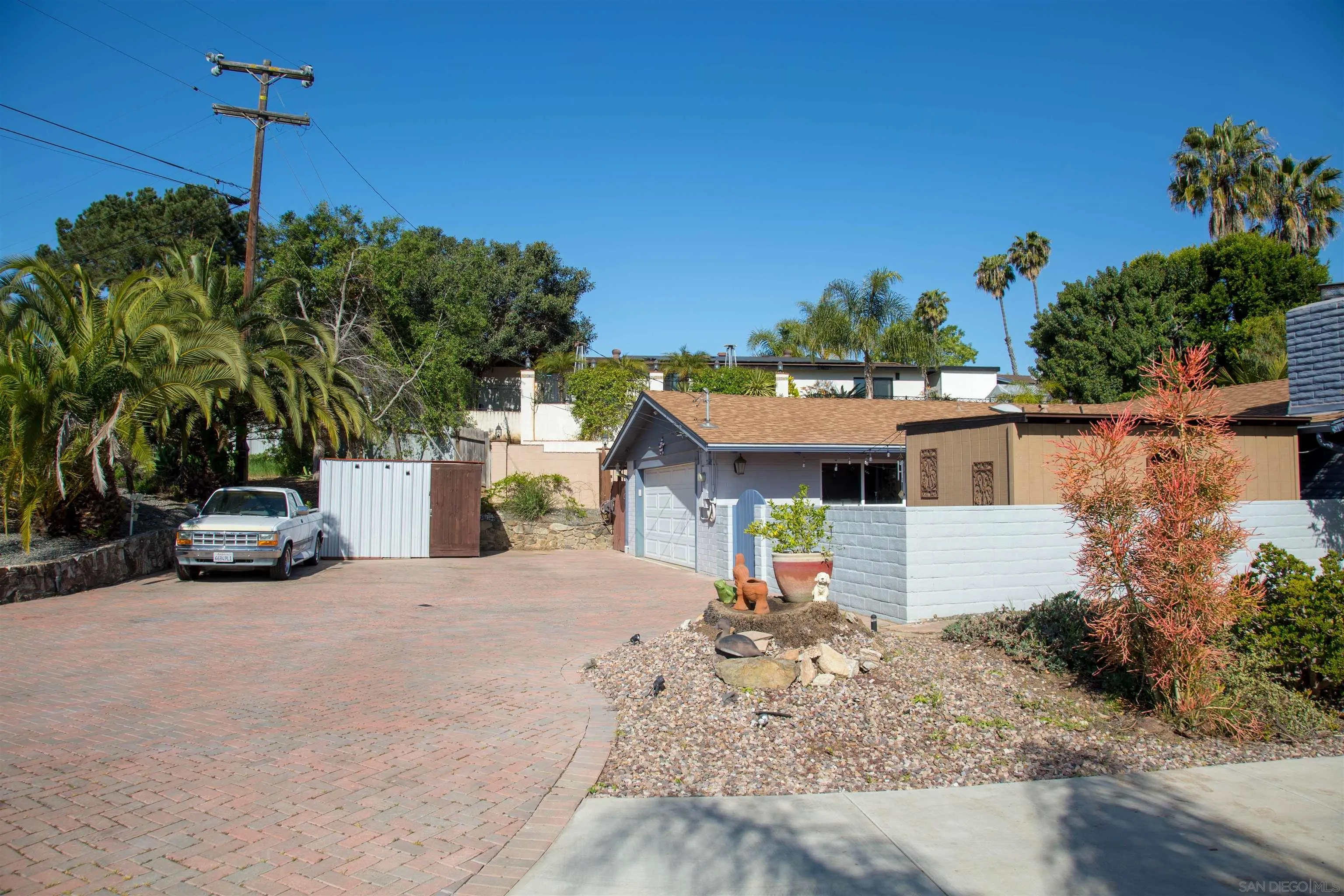 https://cdn.realtyfeed.com/cdn/127/250037800/13f1663cca3ed614b98a53857ae96245.webp
