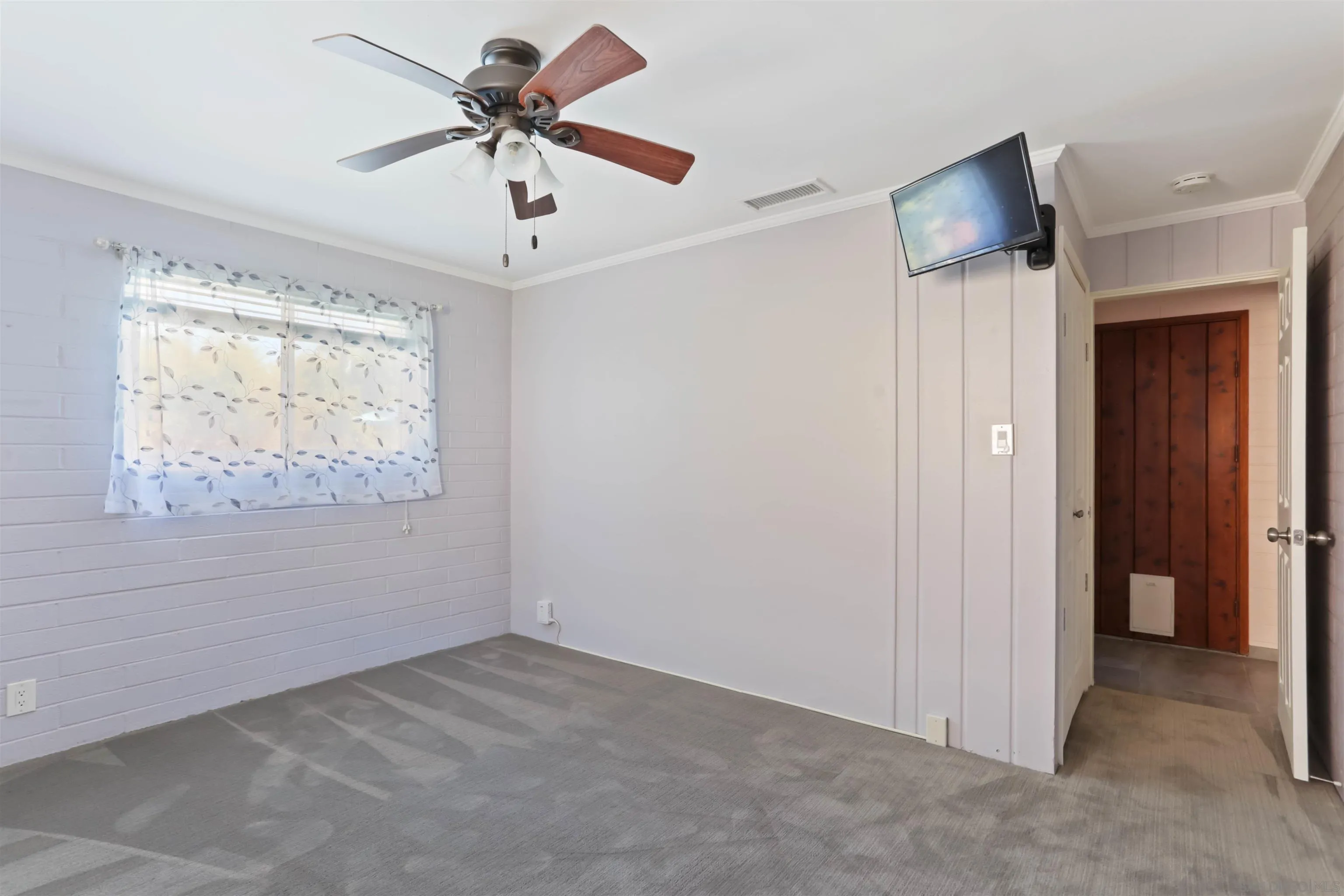 https://cdn.realtyfeed.com/cdn/127/250037800/3eadacd3871e448b66236c6e96e0f219.webp
