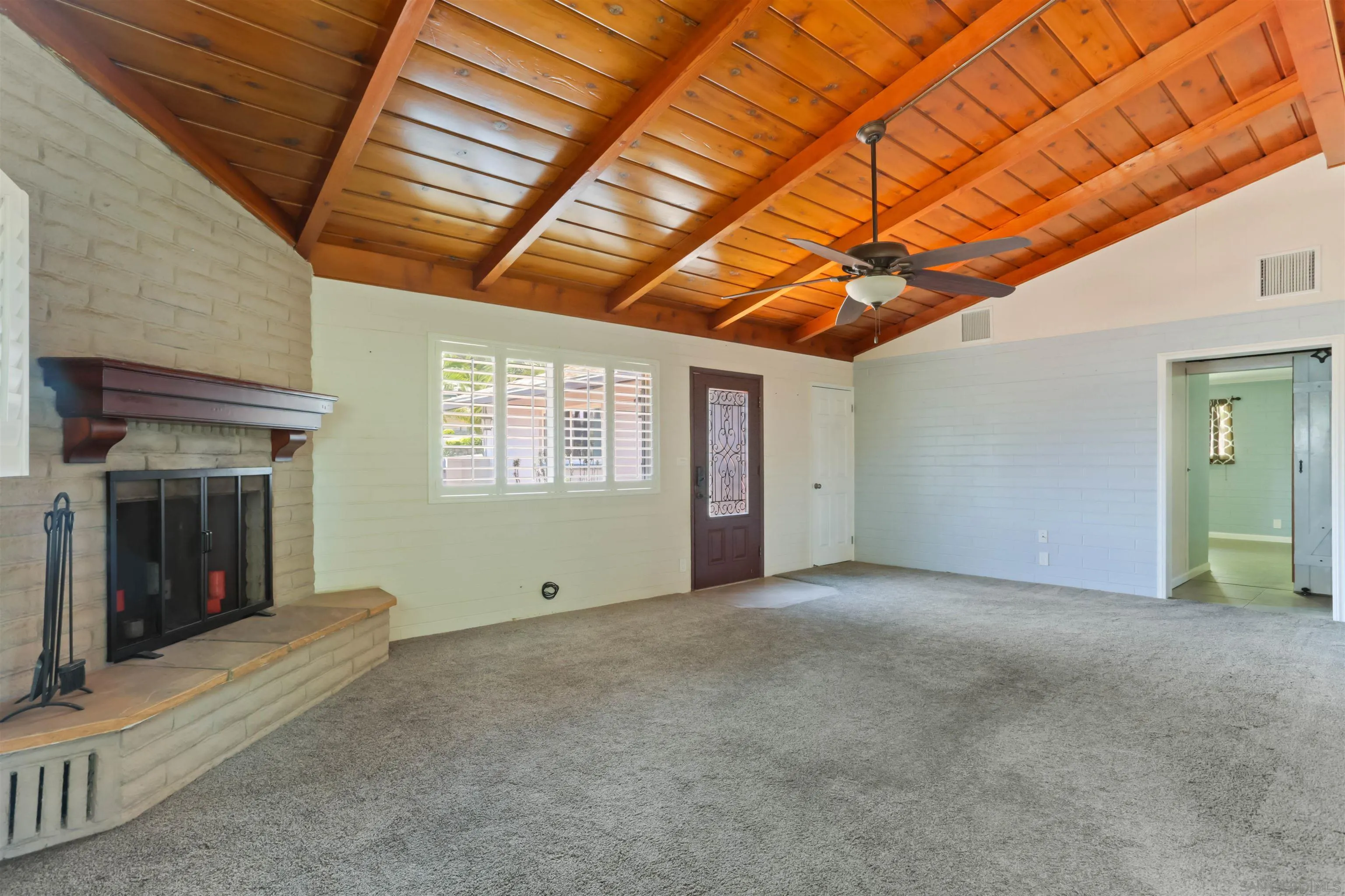 https://cdn.realtyfeed.com/cdn/127/250037800/a39c90a63da83d16a115bfd5ccb61c26.webp