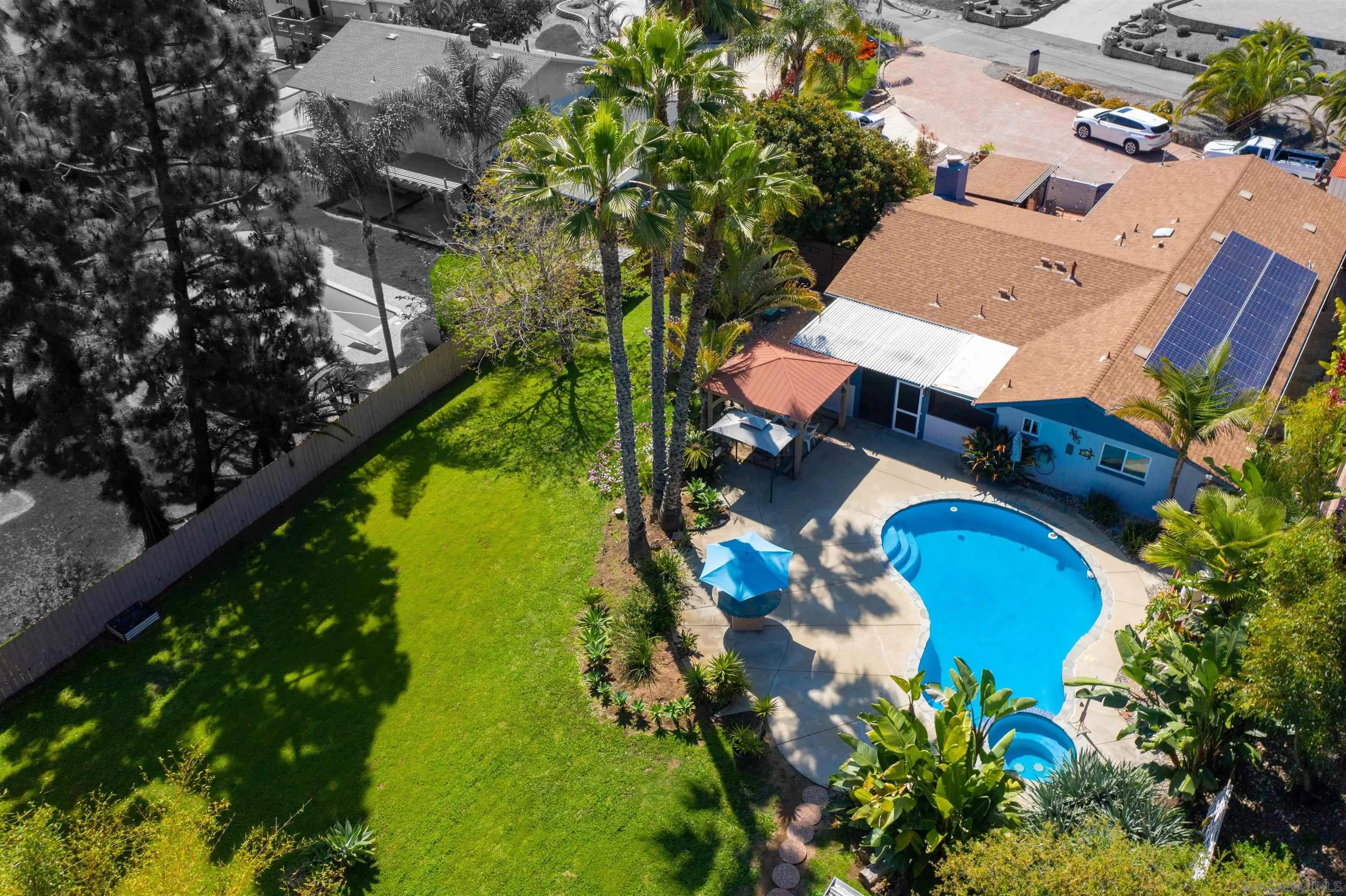https://cdn.realtyfeed.com/cdn/127/250037800/a60927c3d3bbdfb3b351d06796908997.webp