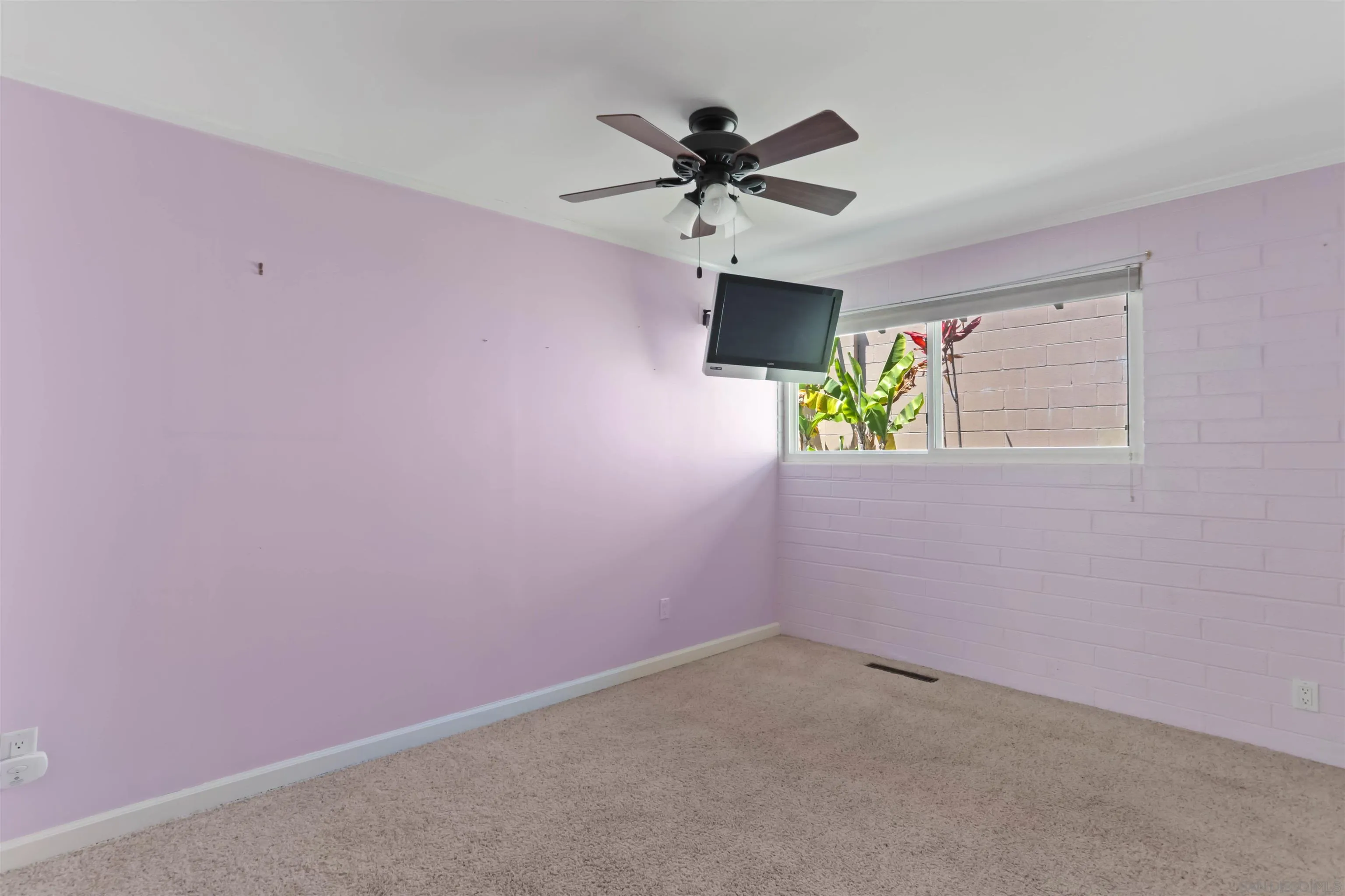 https://cdn.realtyfeed.com/cdn/127/250037800/ac64972f01dfb2f3ac362f82410568c7.webp